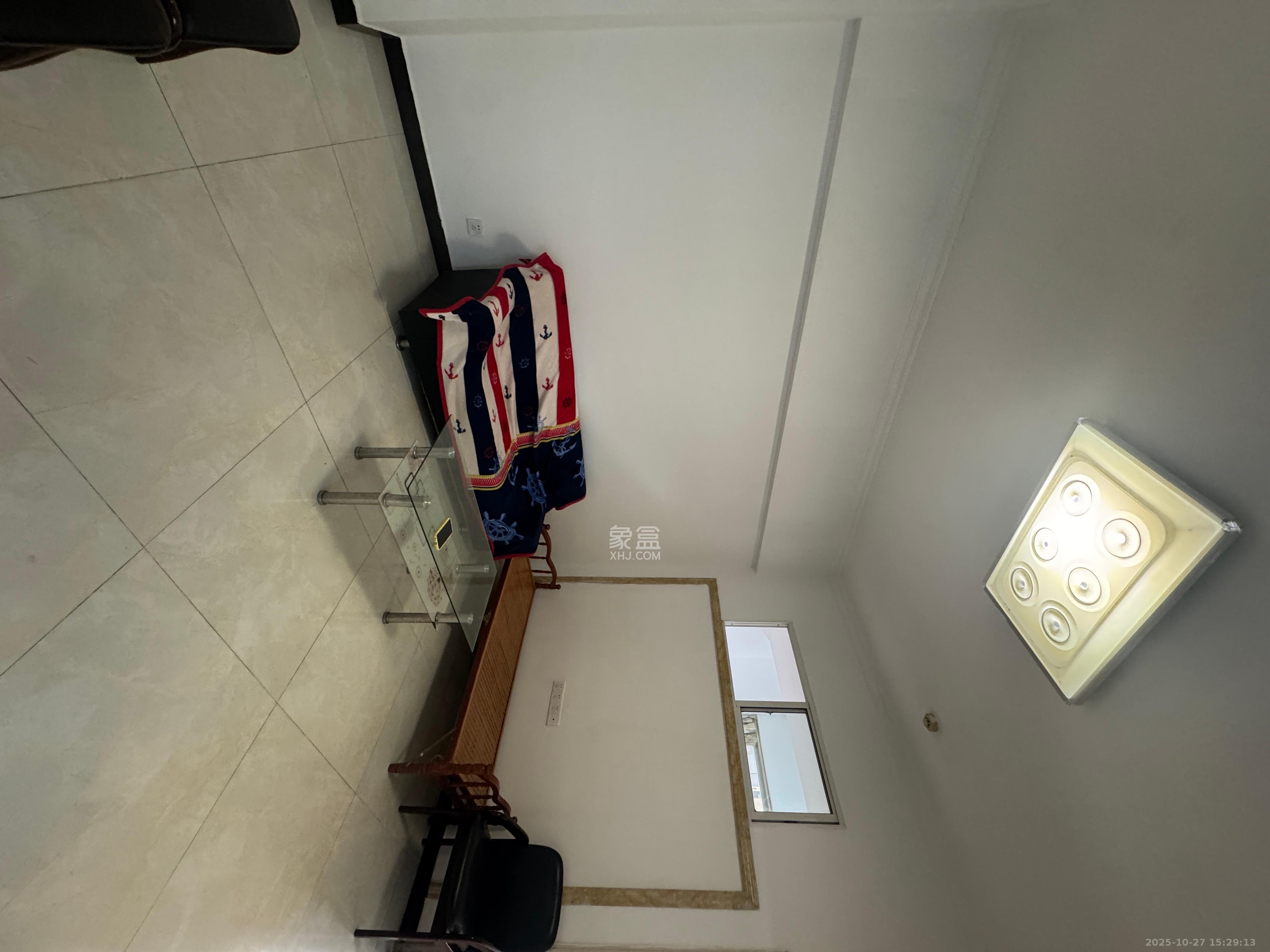 华瑞电子商厦（湖南科佳摄影城）  2室1厅1卫    1800.0元/月