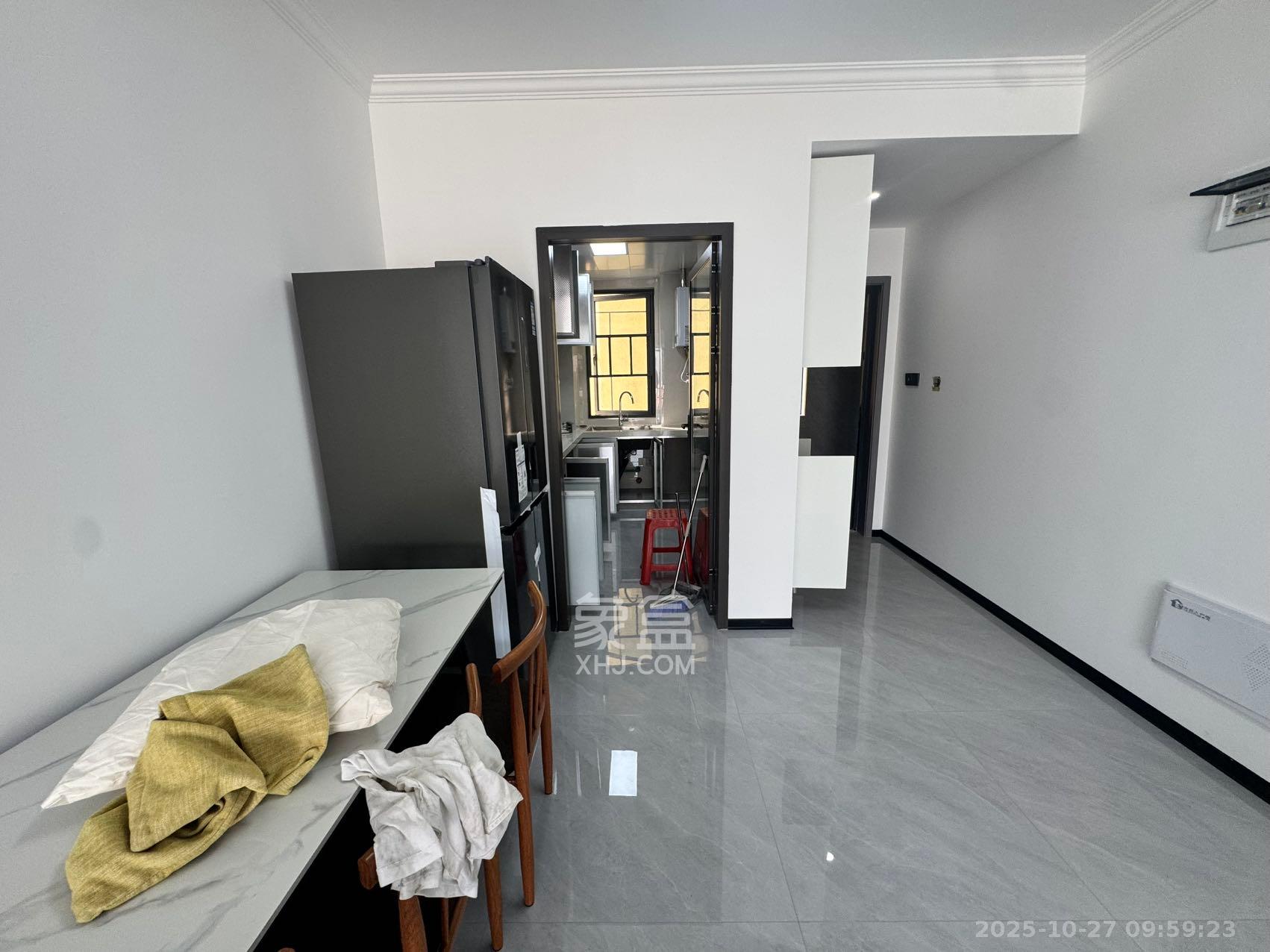 金石蓉园  4室2厅2卫    3500.0元/月室内图