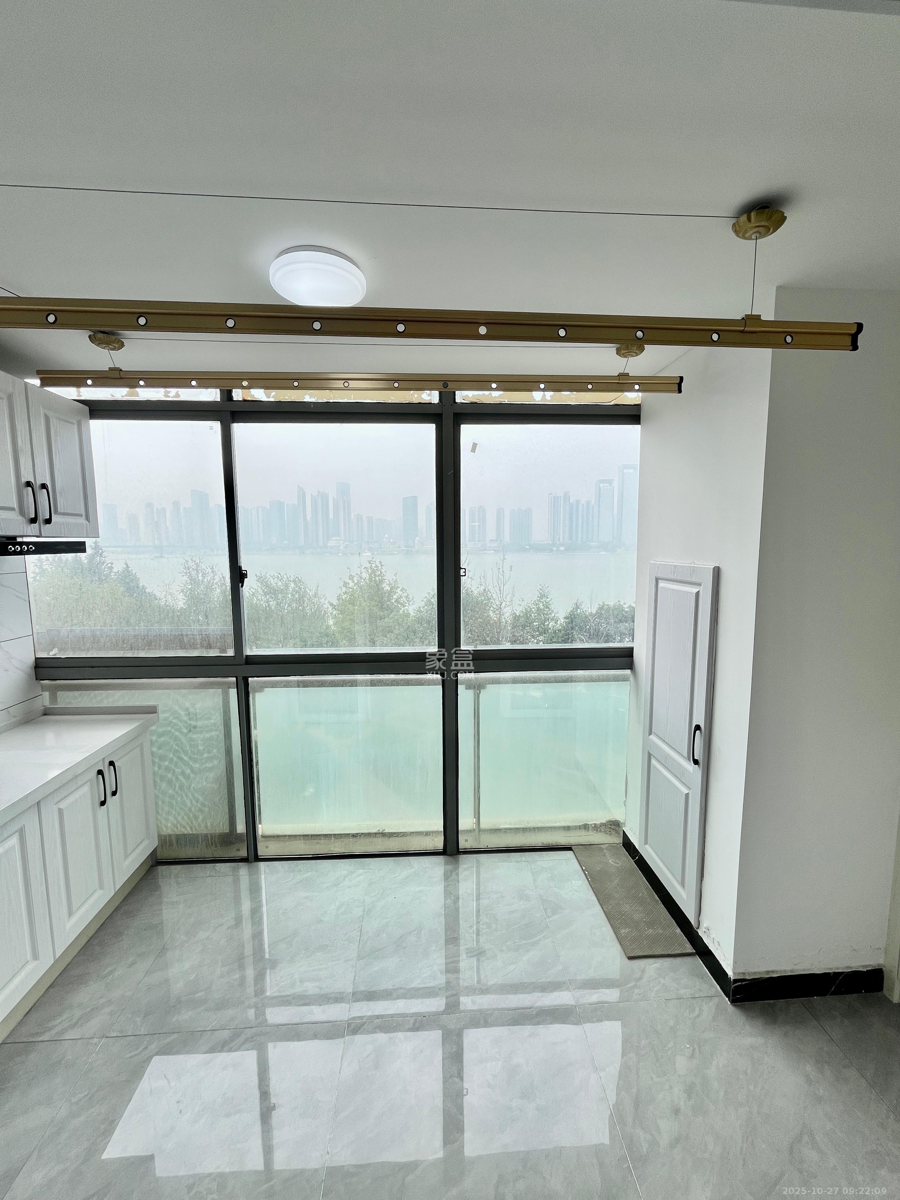 北辰定江洋  1室1厅1卫    4000.0元/月室内图1