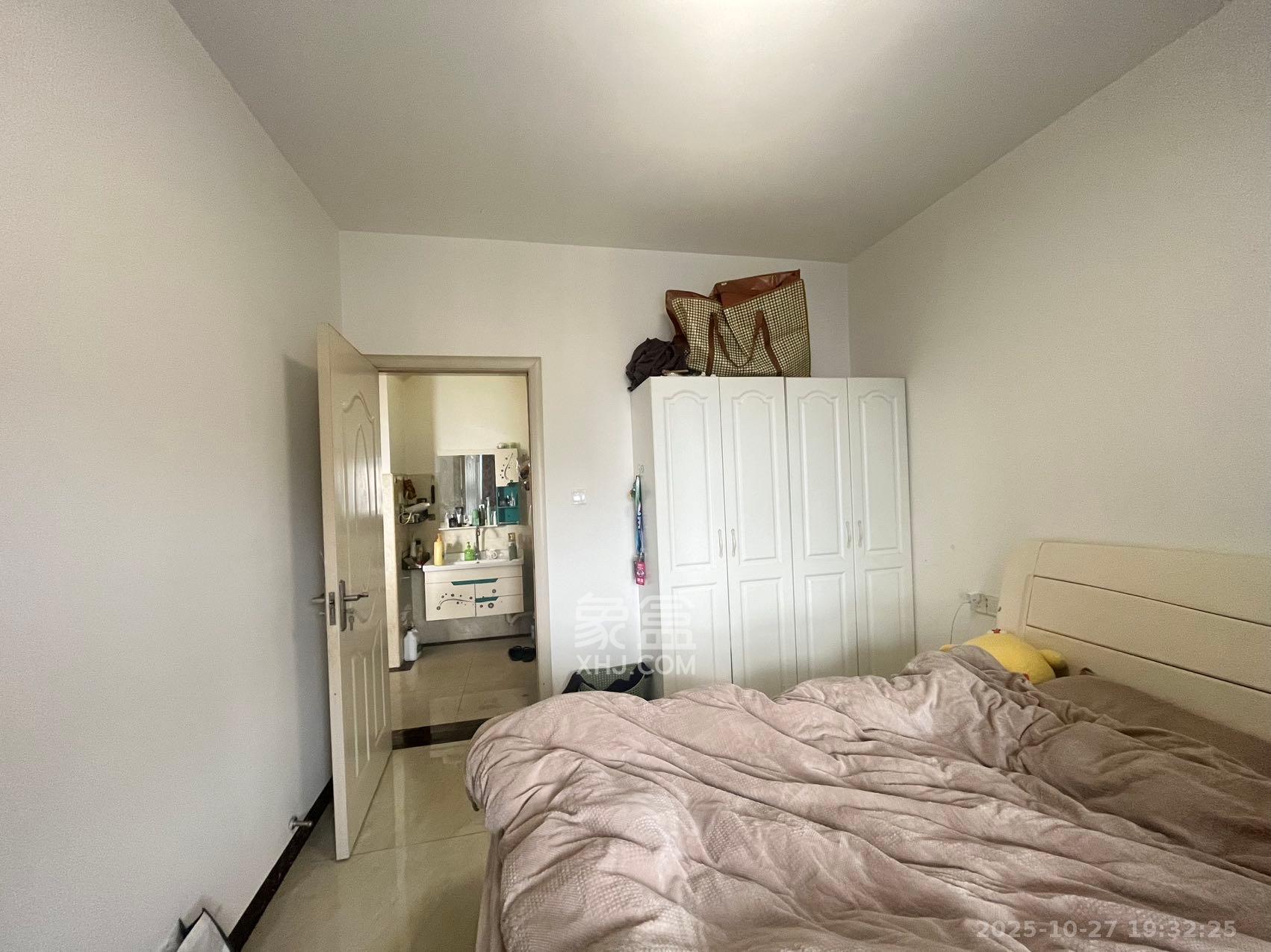 爵世名邸东湖(东湖壹号企业总部基地)  2室2厅1卫    1500.0元/月 爵世名邸东湖(东湖壹号企业总部基地)  2室2厅1卫    1500.0元/月室内图