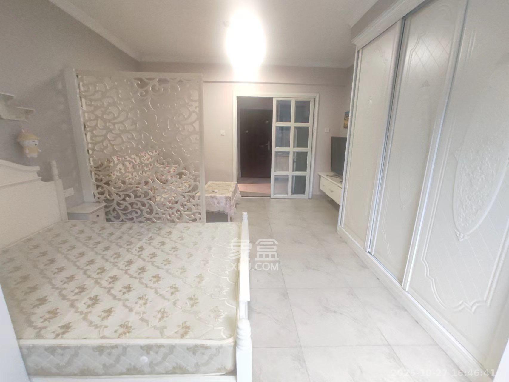 剑桥名门  1室1厅1卫    1300.0元/月 剑桥名门  1室1厅1卫    1300.0元/月室内图