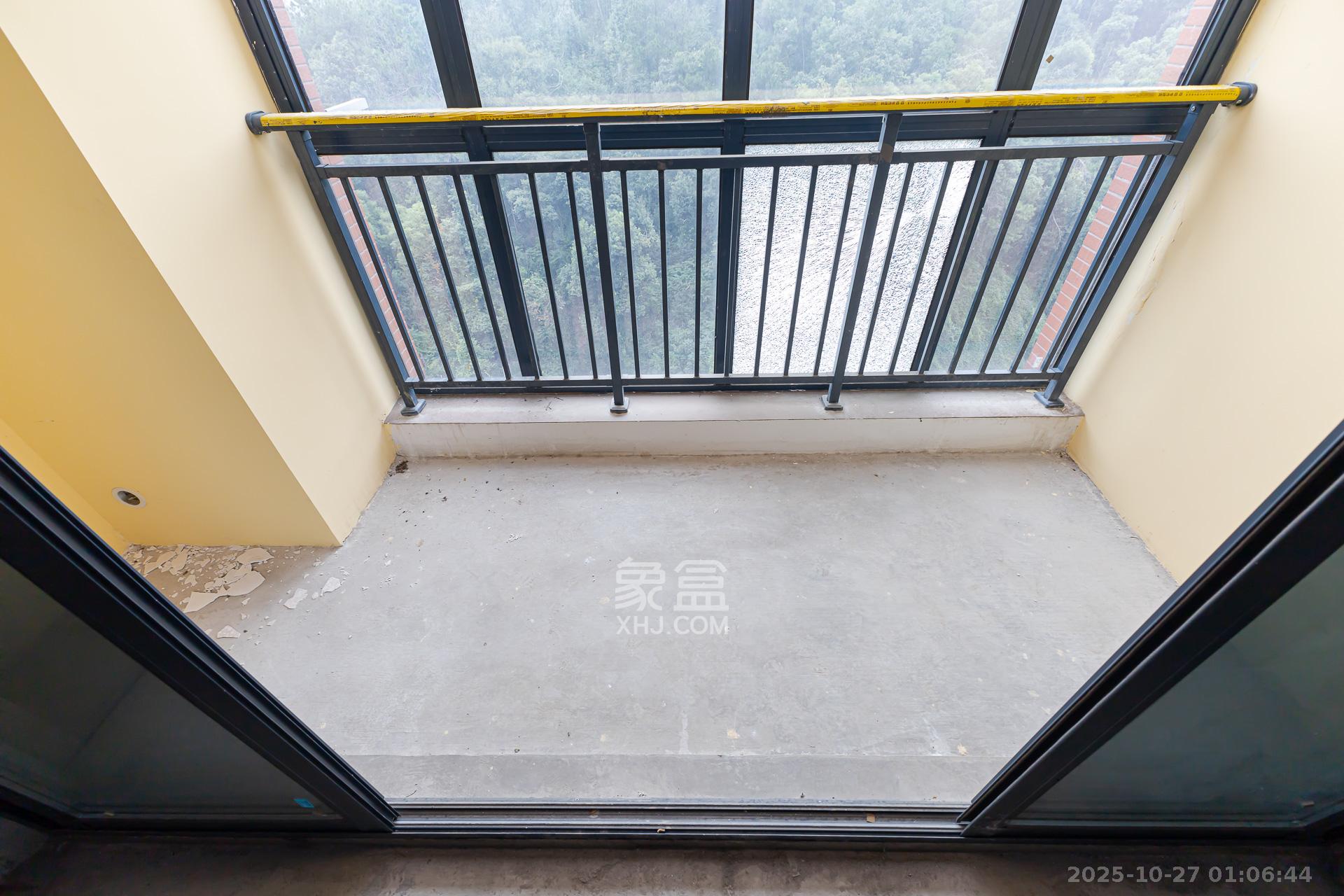 珠江东方明珠(新地东方明珠)三期 3室1厅2卫 59.8万 珠江东方明珠(新地东方明珠)三期 3室1厅2卫 59.8万阳台