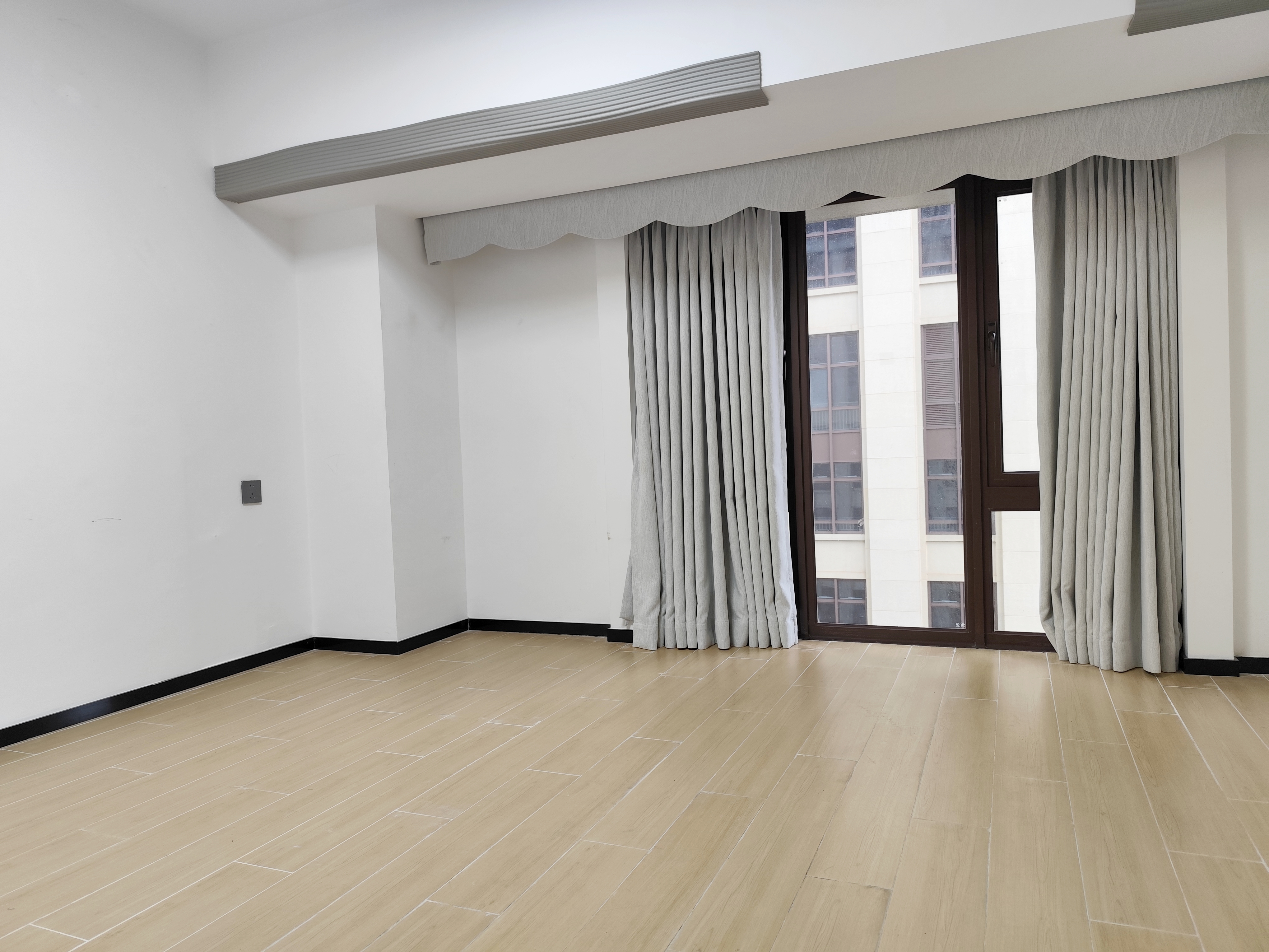 海航豪庭南苑  2室2厅2卫    4500.0元/月室内图