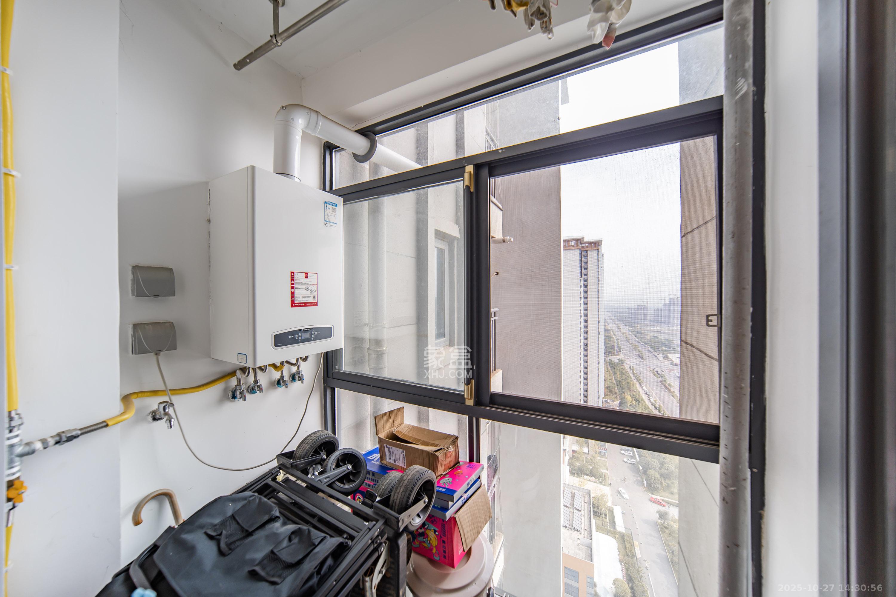 恒大文化旅游城A区  2室1厅1卫    60.0万 恒大文化旅游城A区  2室1厅1卫    60.0万阳台