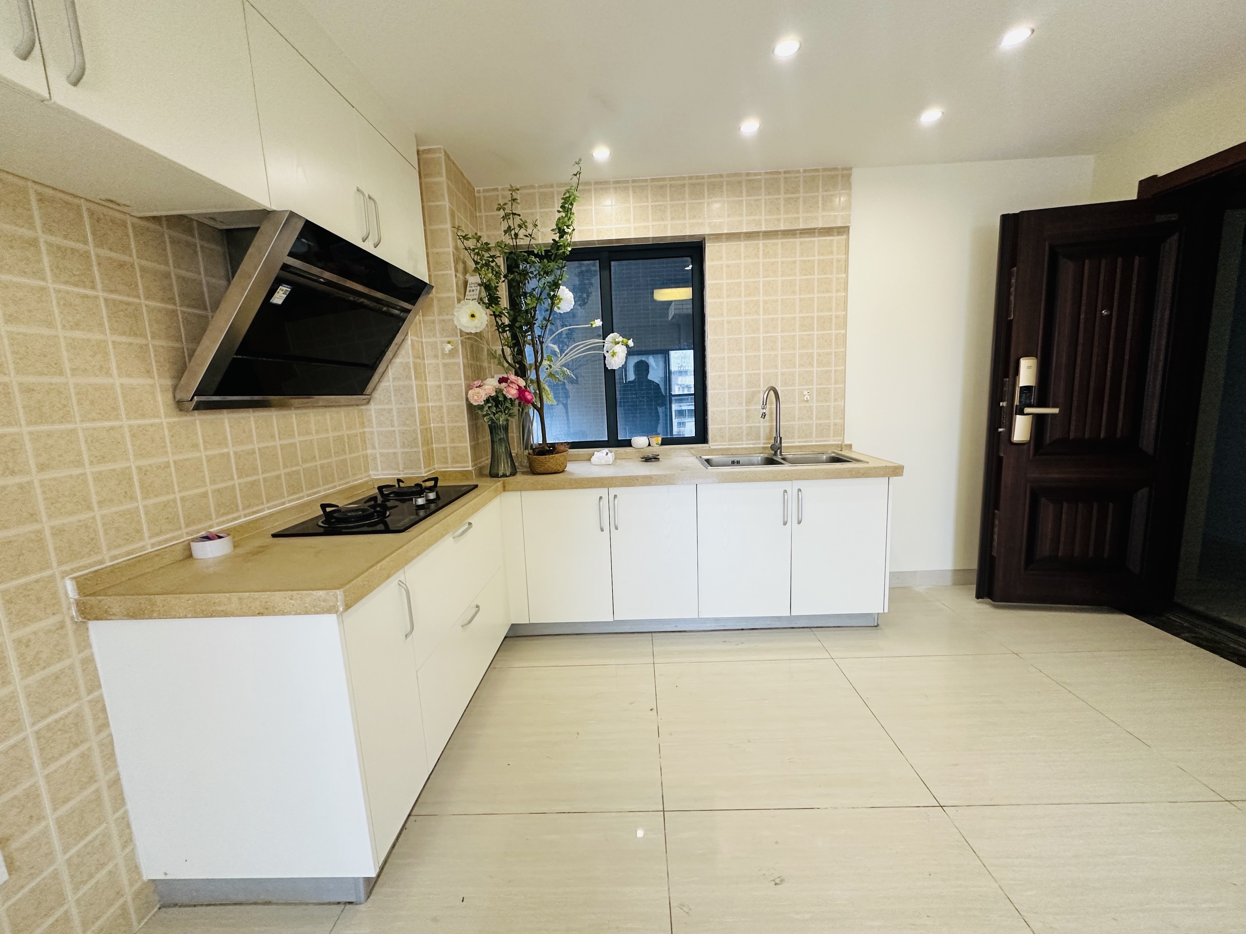 宇建国贸城 2室2厅1卫 3100.0元/月 宇建国贸城 2室2厅1卫 3100.0元/月室内图