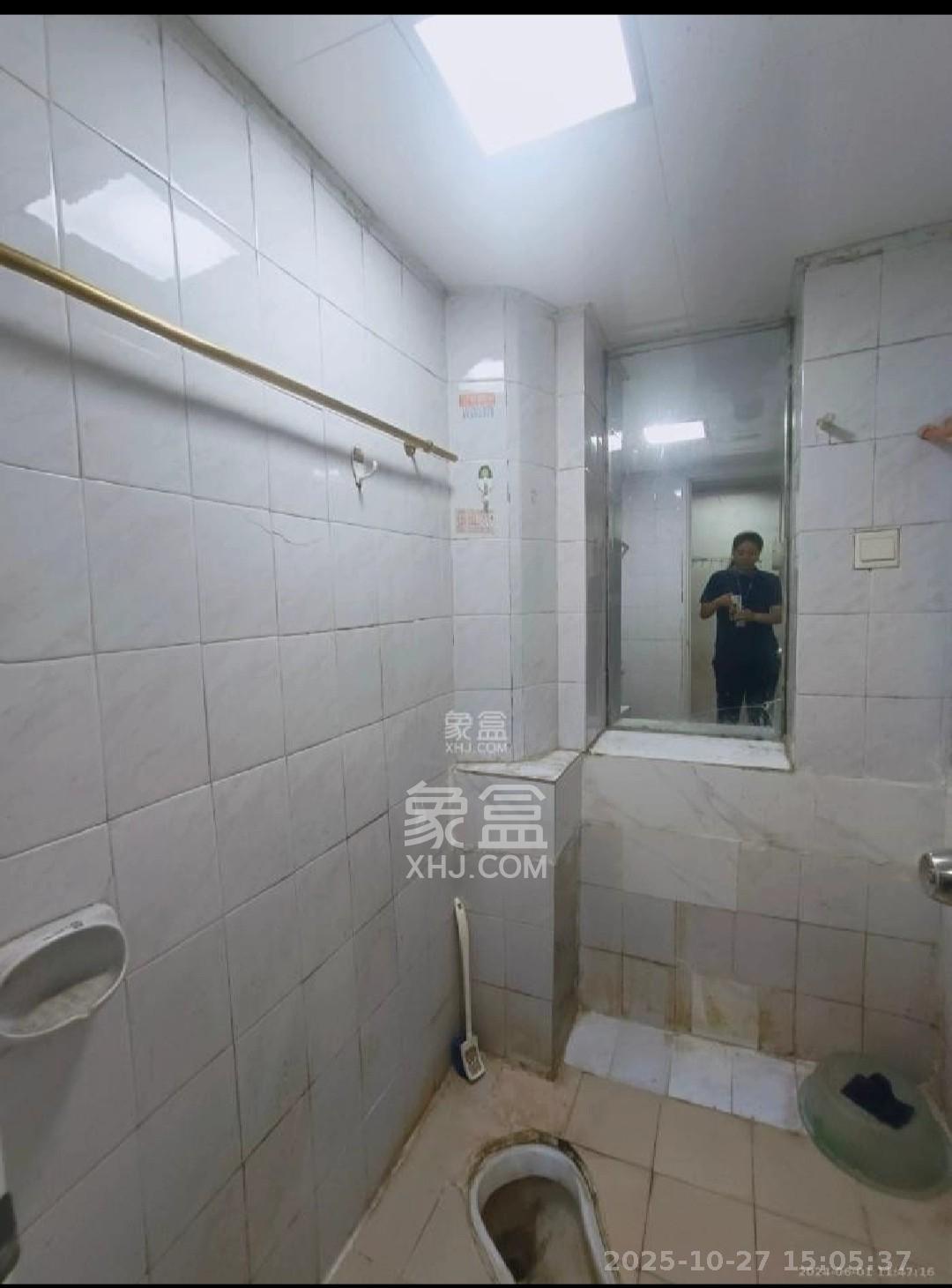 红旗区二片  2室1厅1卫    1300.0元/月室内图