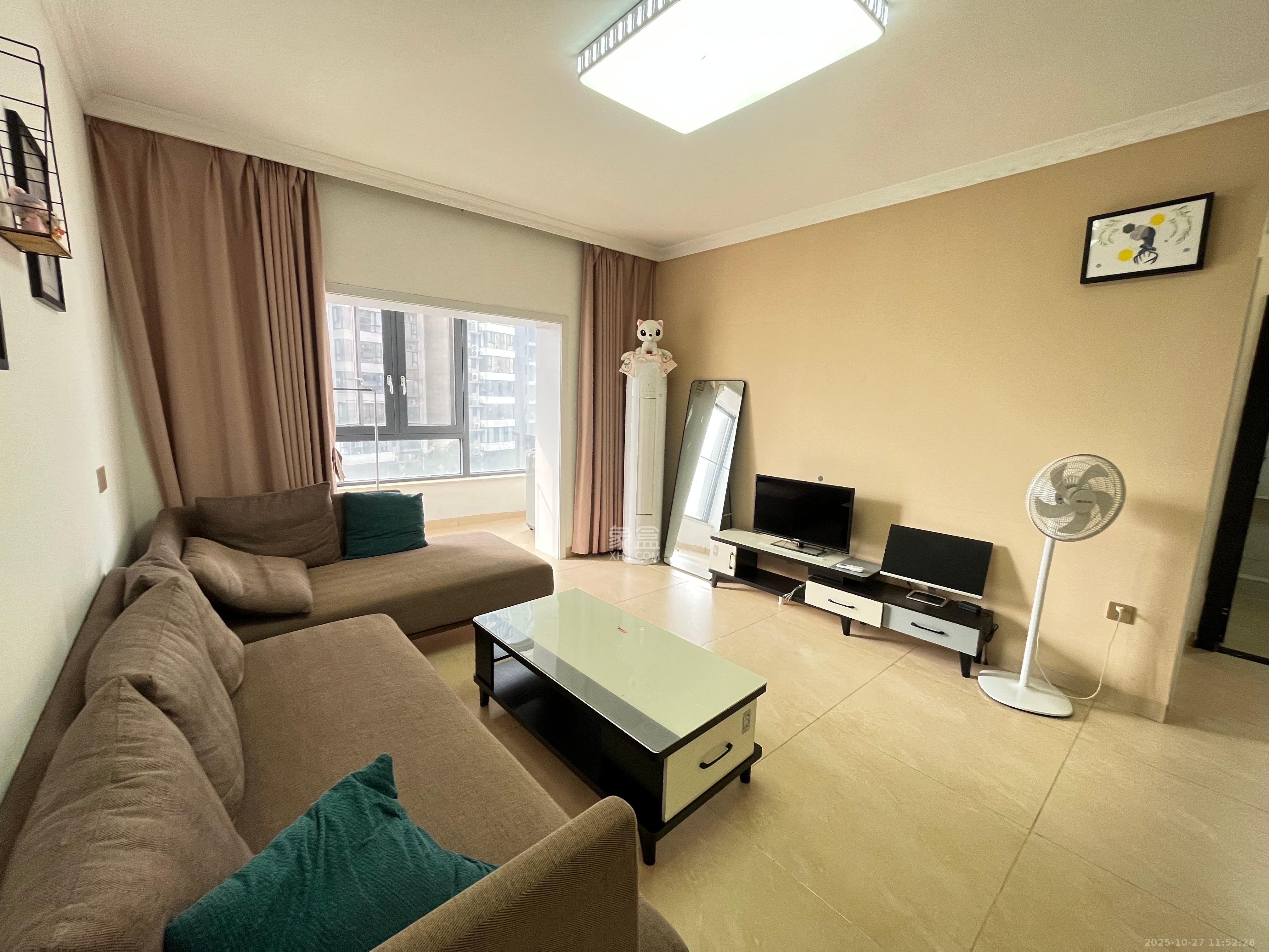 华银南苑融域  3室2厅1卫    2600.0元/月室内图