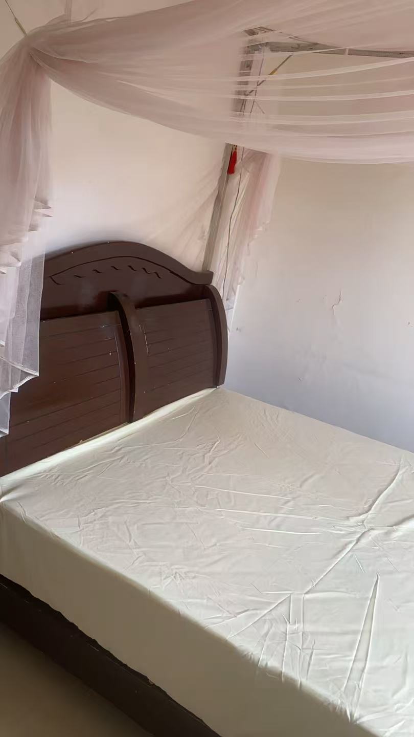 农行宿舍（龙华路）  1室1厅1卫    1400.0元/月室内图