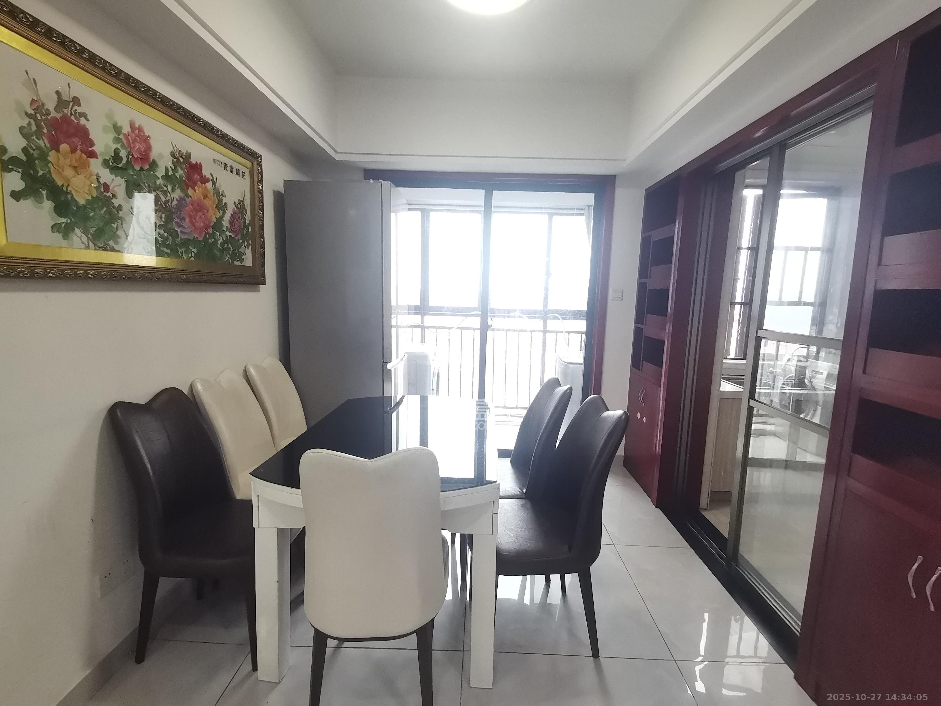 富春山  4室2厅2卫    3000.0元/月 富春山  4室2厅2卫    3000.0元/月室内图