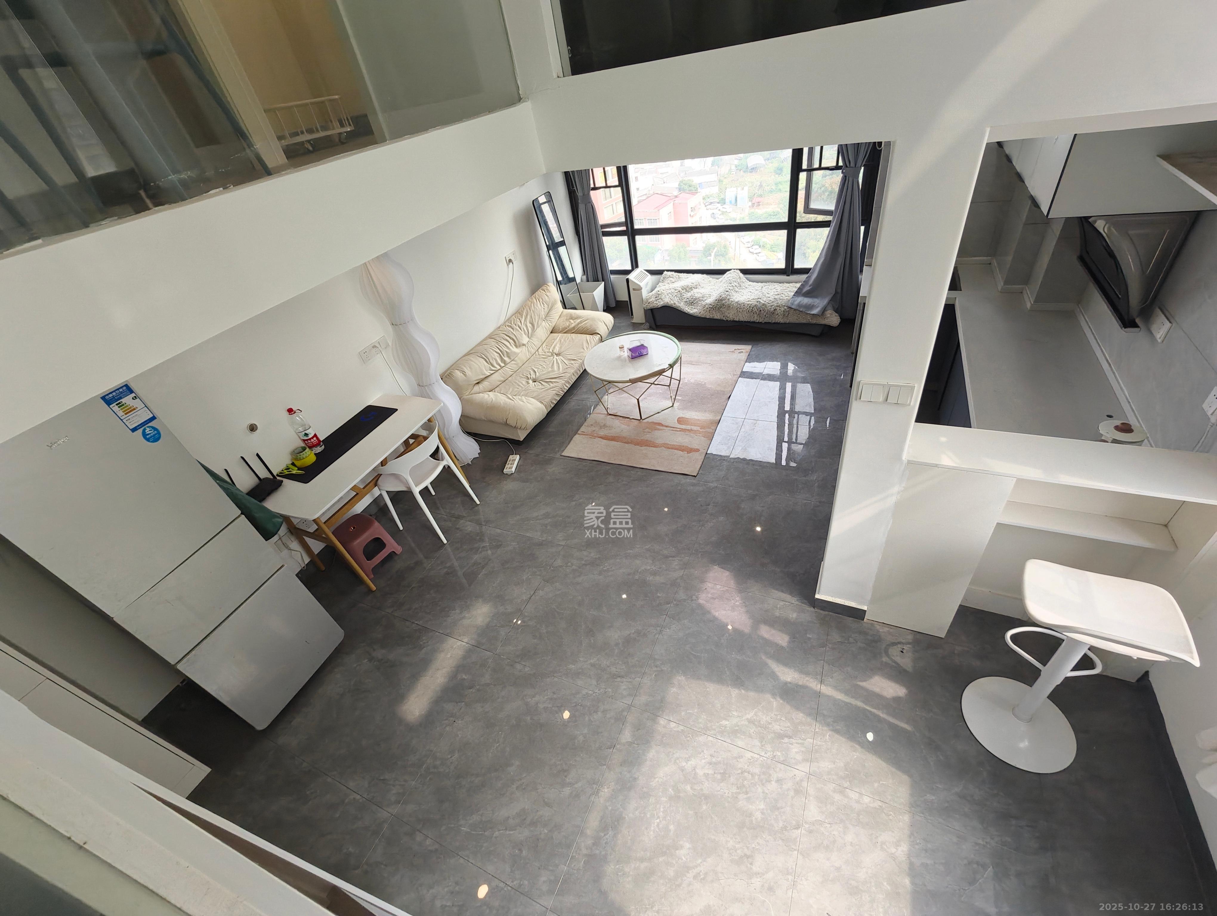 天麓轻奢国际  2室1厅1卫    2200.0元/月 天麓轻奢国际  2室1厅1卫    2200.0元/月室内图