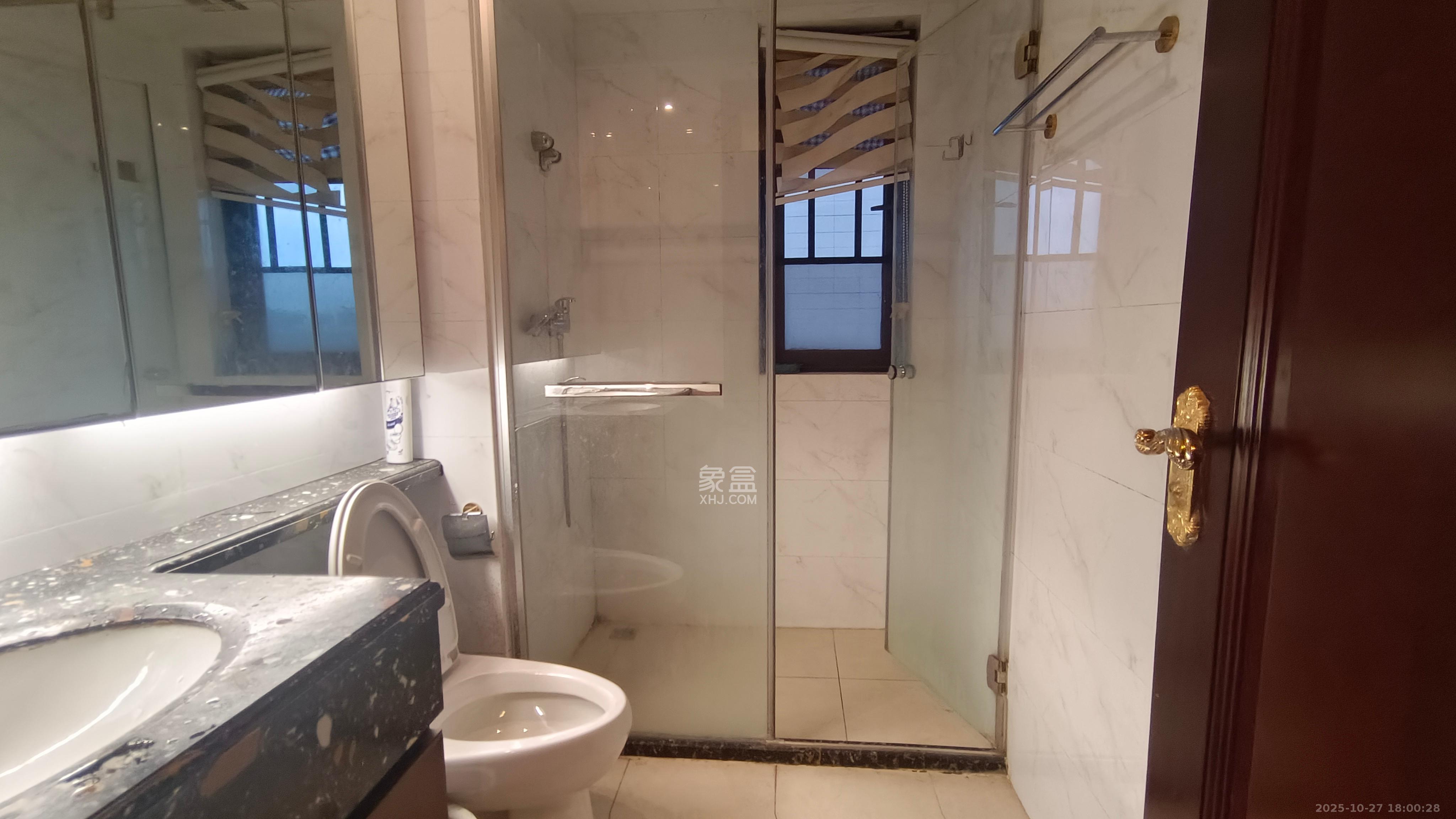 恒大御景半岛锦绣苑  3室2厅2卫    3200.0元/月 恒大御景半岛锦绣苑  3室2厅2卫    3200.0元/月室内图