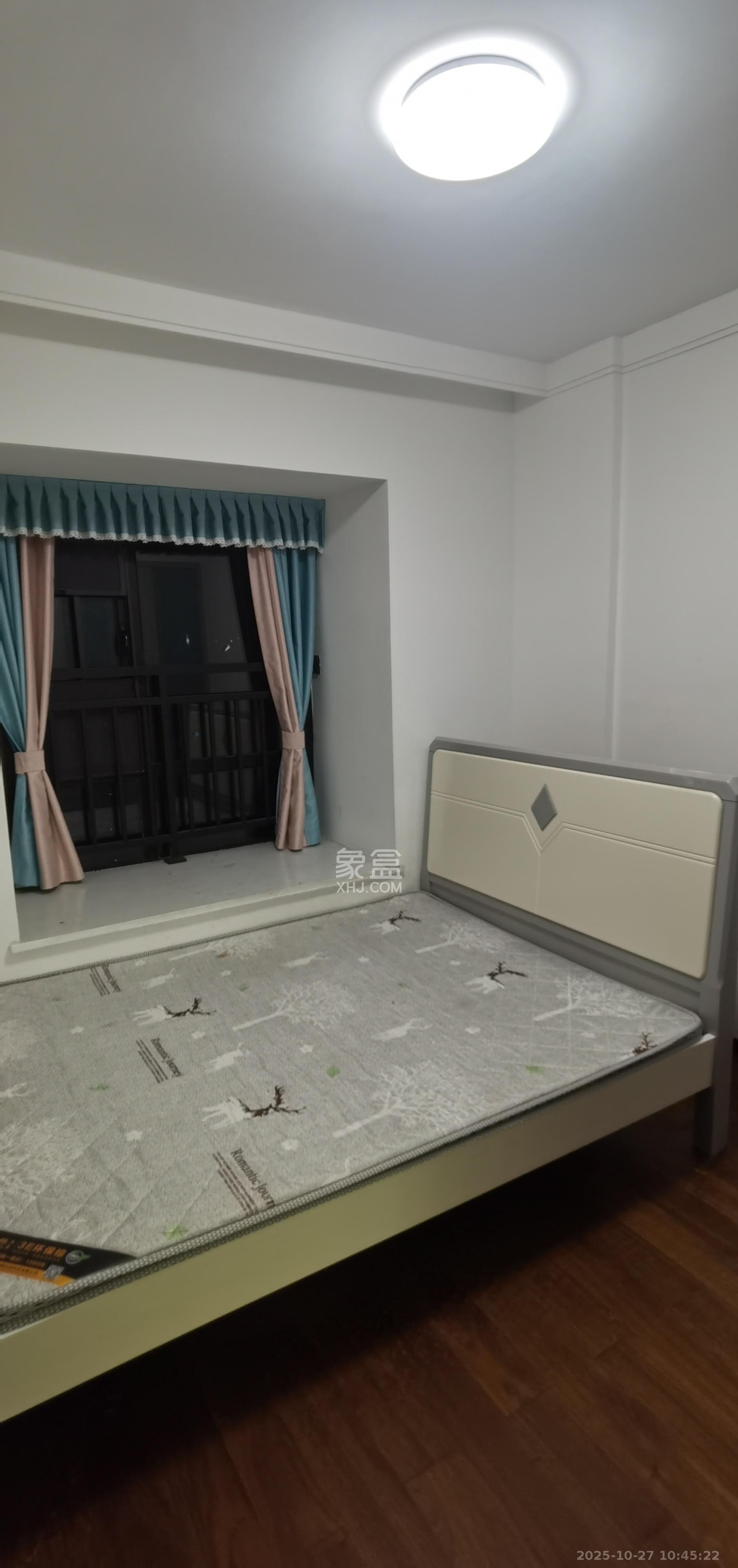 星城春晓  3室2厅2卫    2300.0元/月室内图