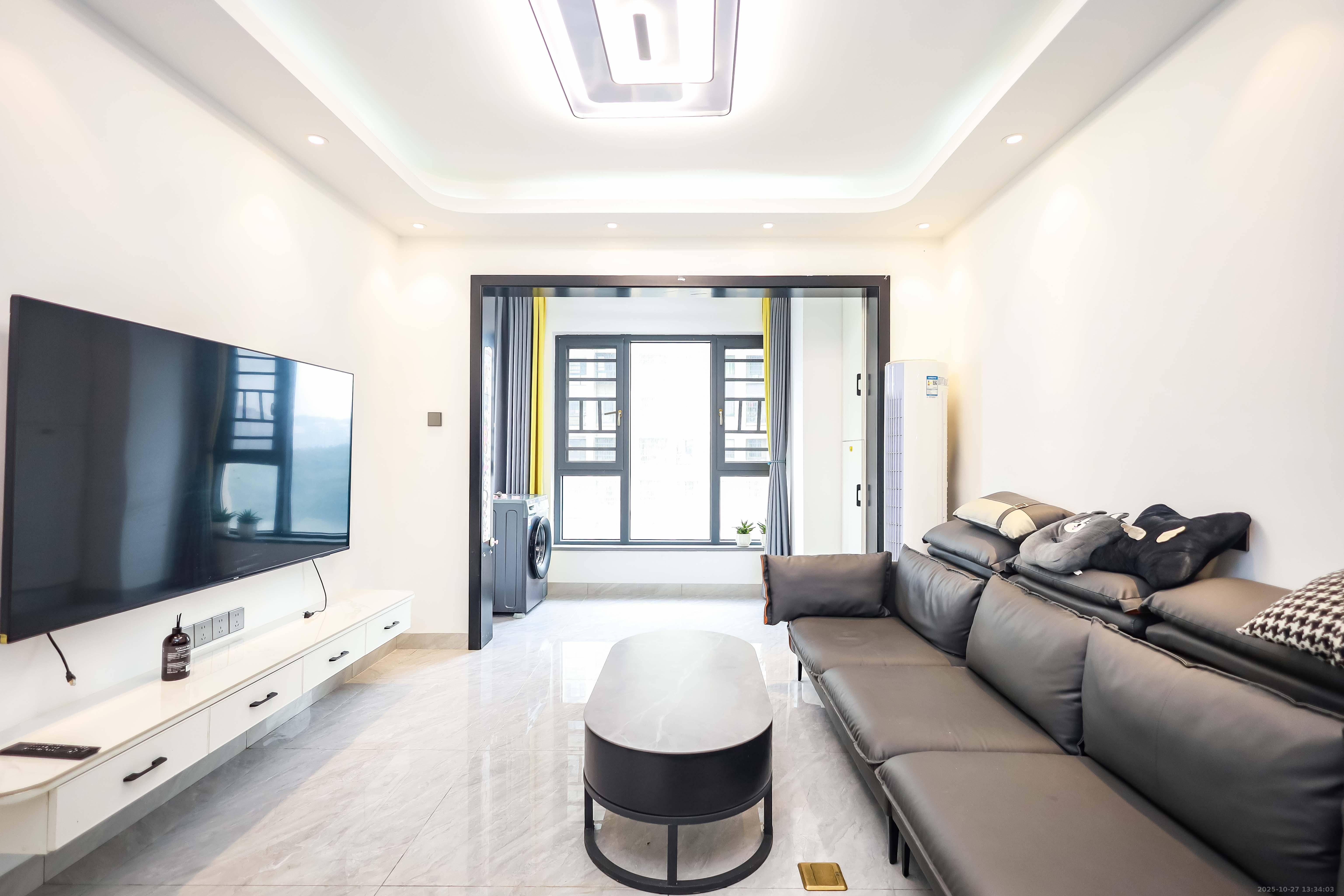 天麓尚层 3室2厅1卫 75.0万 天麓尚层 3室2厅1卫 75.0万客厅