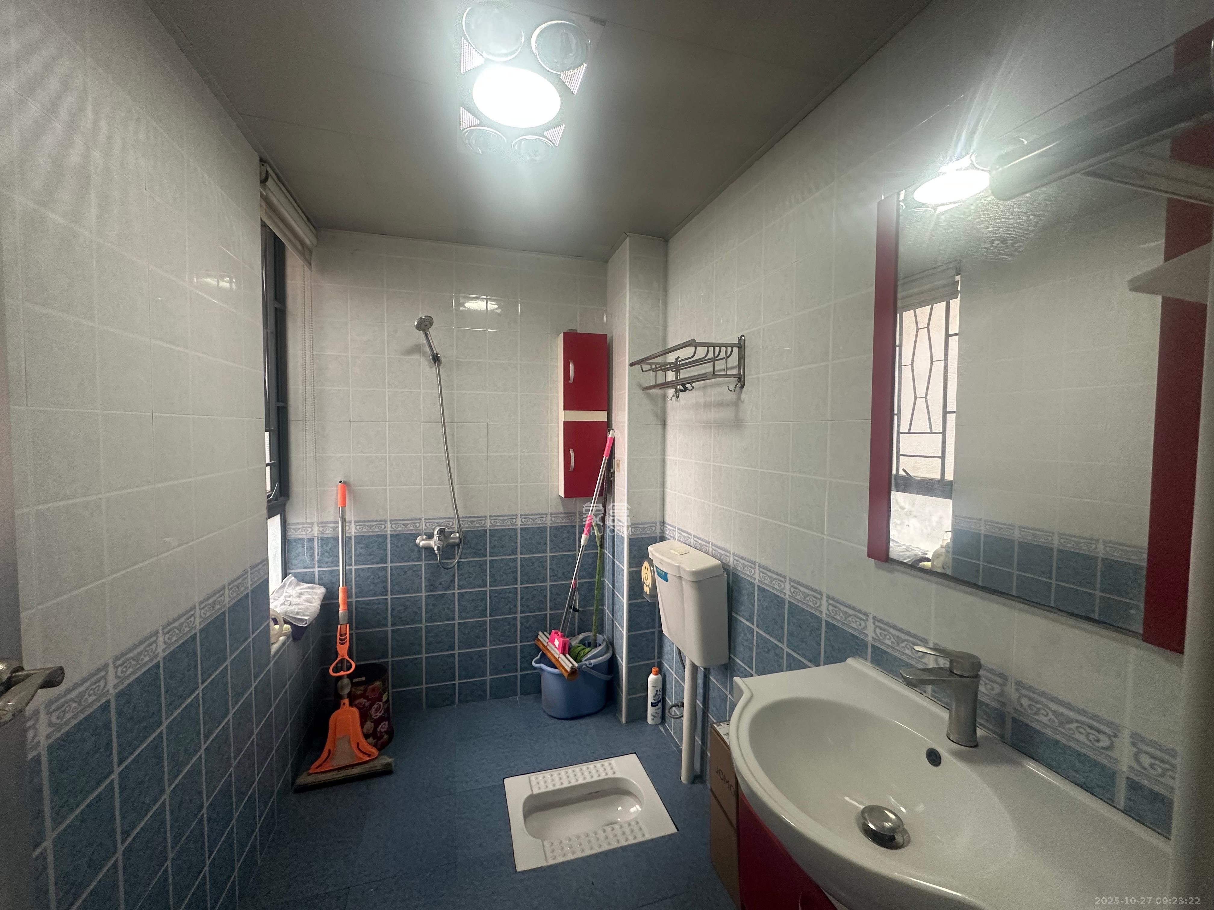 华润凤凰城二期  3室2厅1卫    2000.0元/月室内图