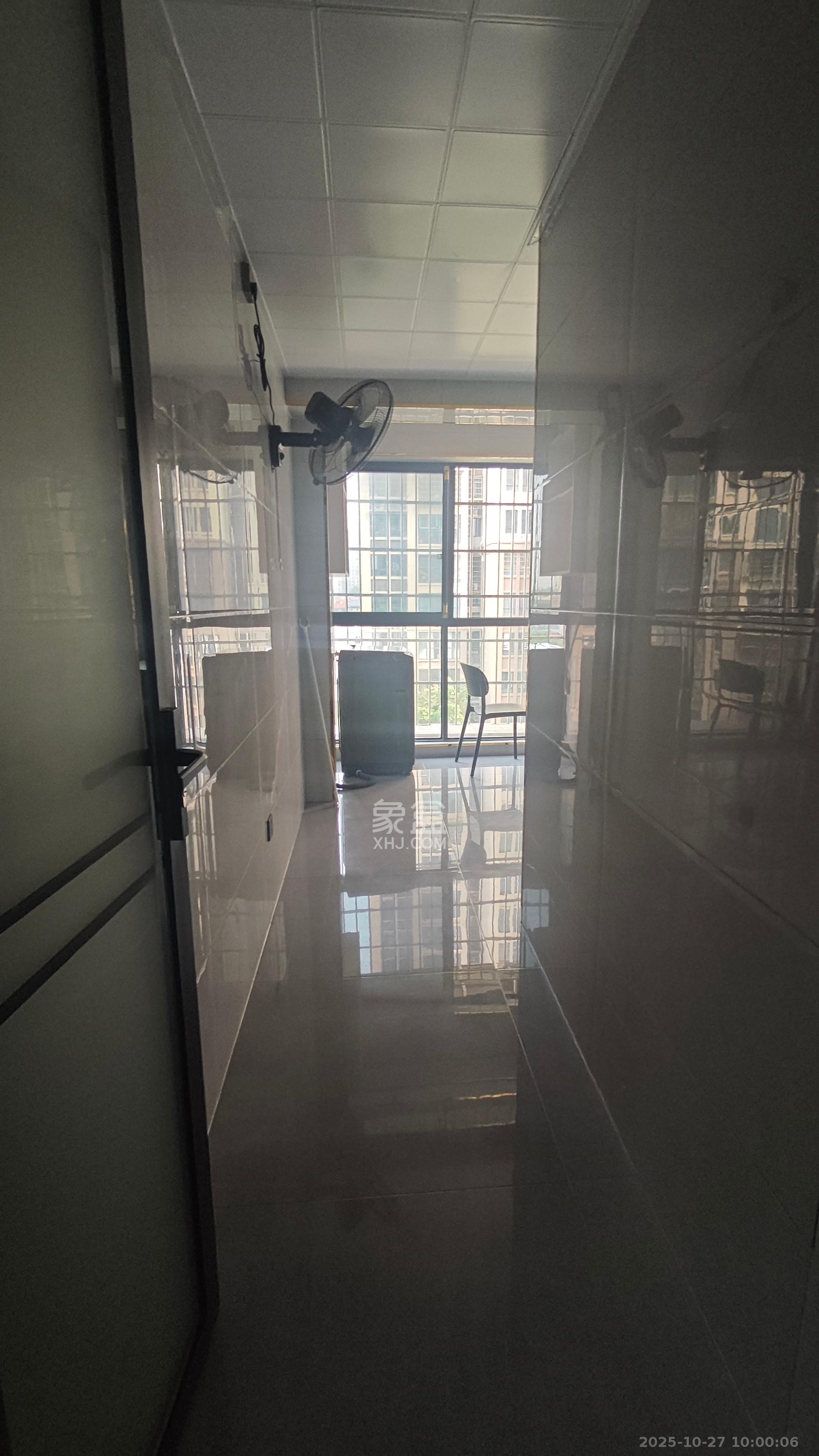 云和华府  1室1厅1卫    1500.0元/月