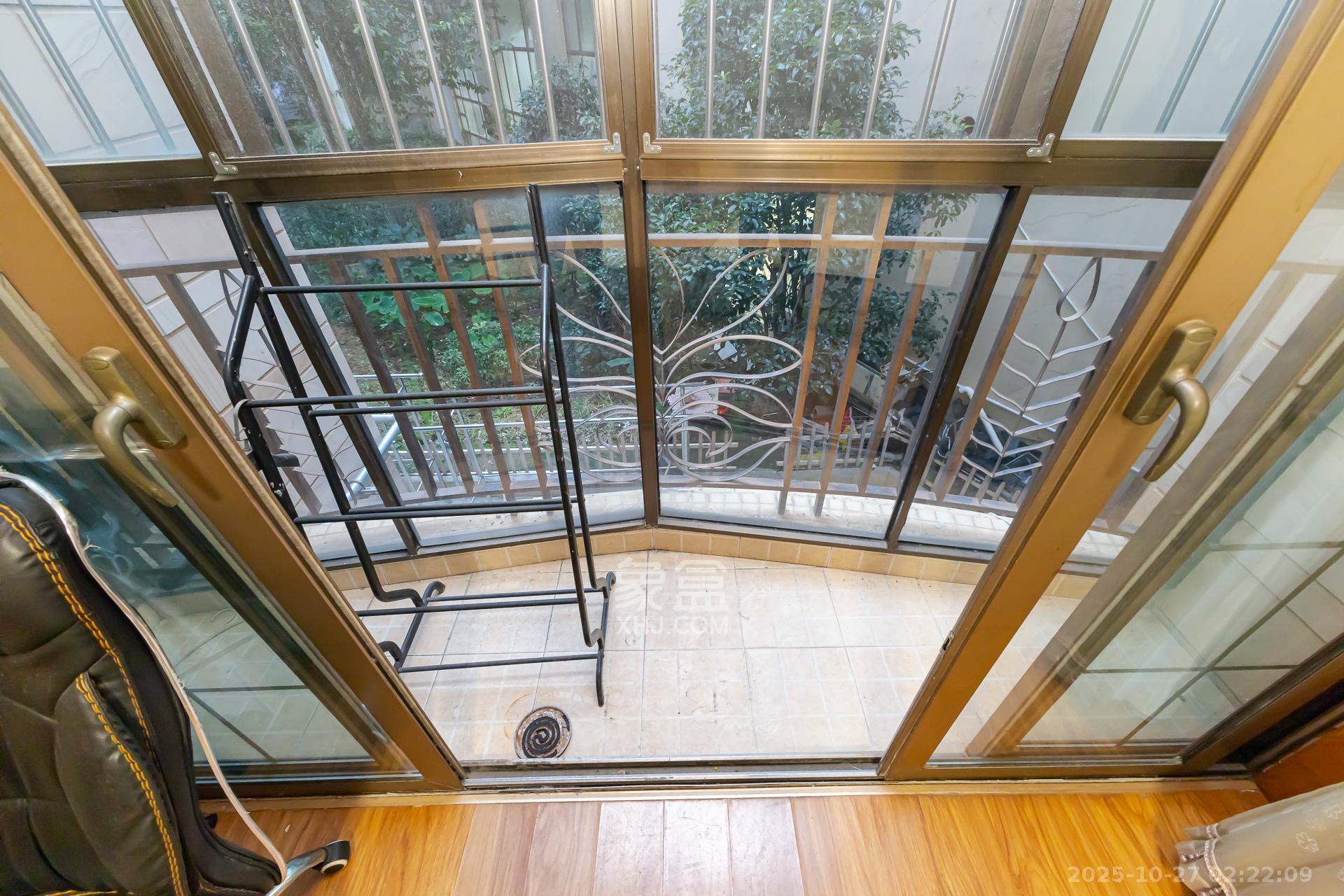 长沙玫瑰园  1室2厅2卫    65.0万阳台