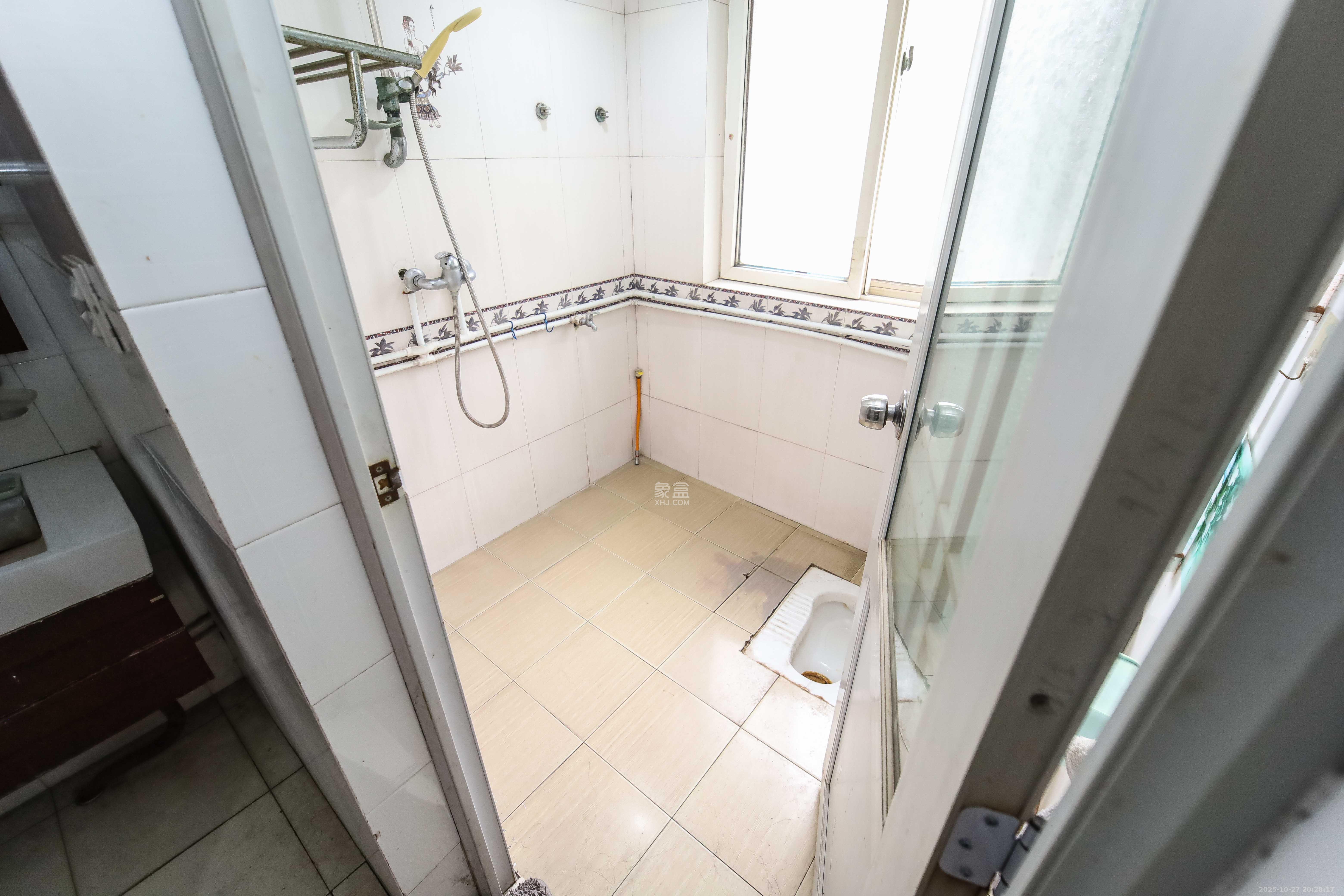 德政园  2室2厅1卫    58.0万卫生间