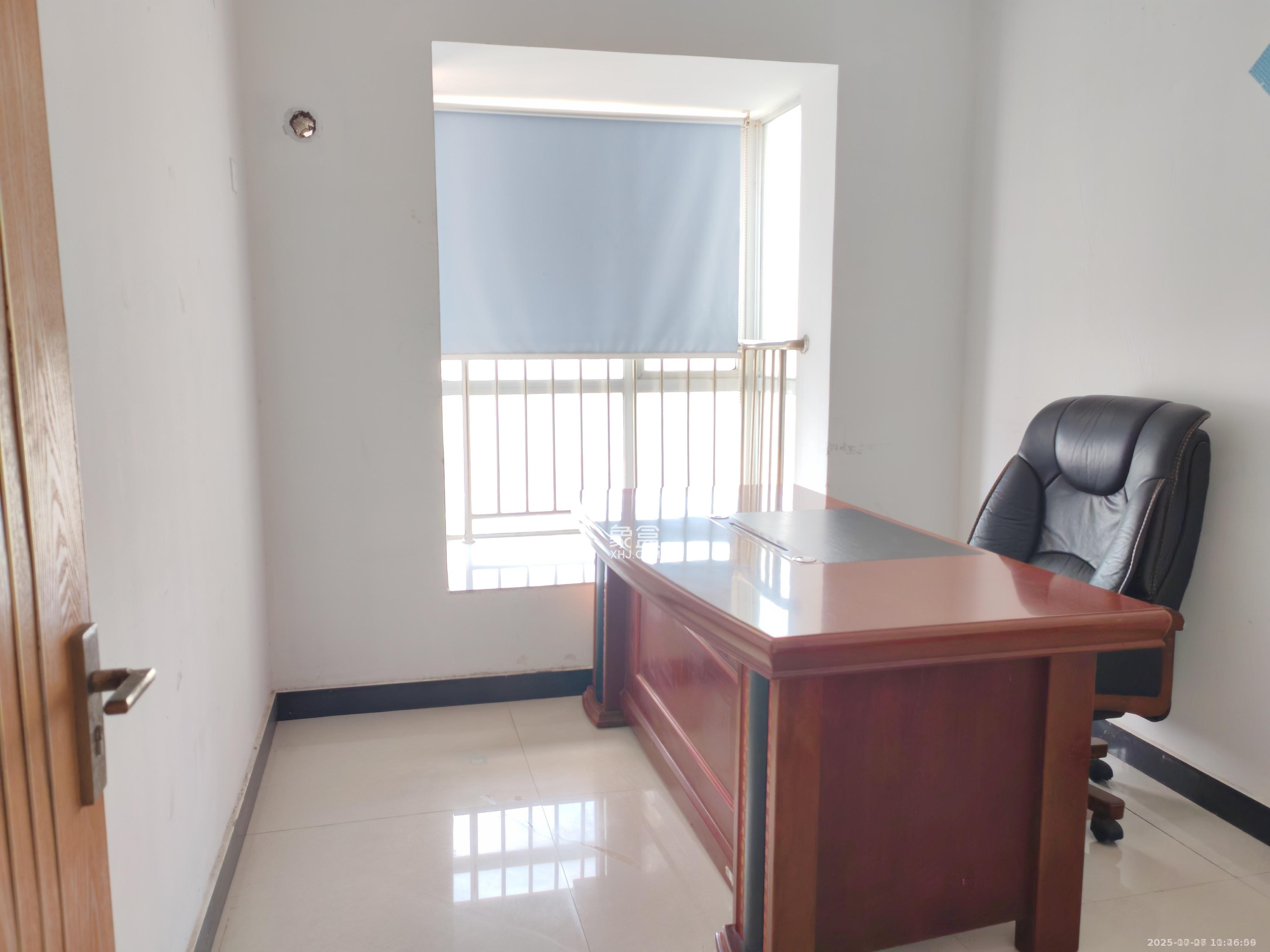 左岸右岸  3室2厅2卫    2800.0元/月 左岸右岸  3室2厅2卫    2800.0元/月室内图