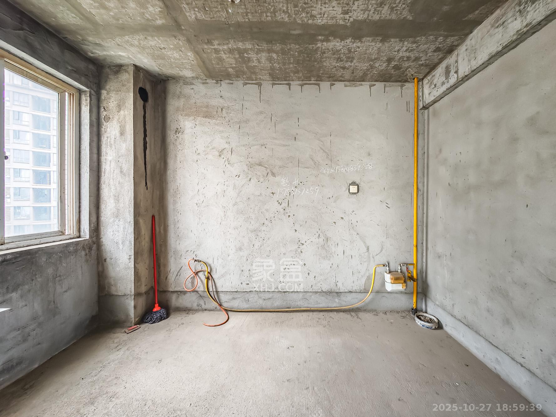 山语城一期 3室2厅2卫 90.0万 山语城一期 3室2厅2卫 90.0万厨房