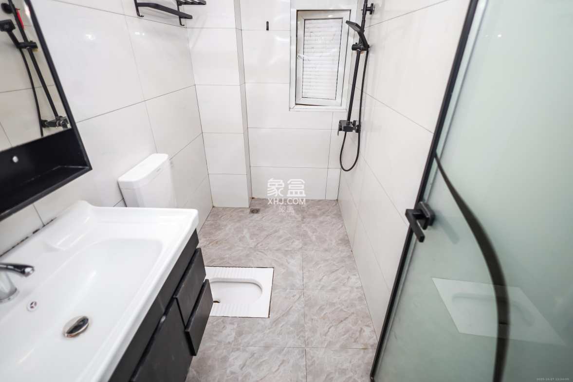 天麓尚层 3室2厅1卫 75.0万 天麓尚层 3室2厅1卫 75.0万卫生间