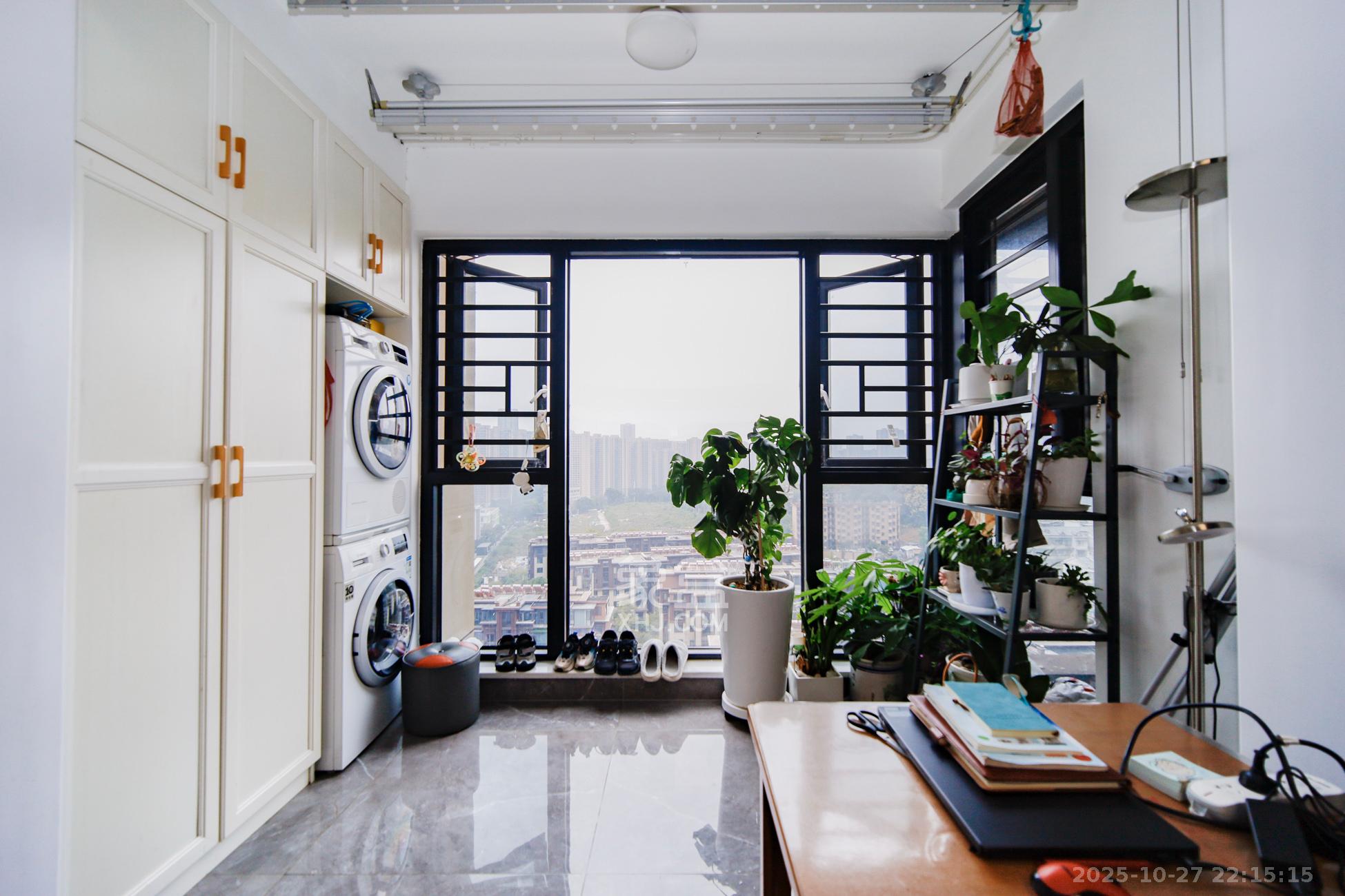 鑫苑木莲世家  3室2厅2卫    130.0万阳台