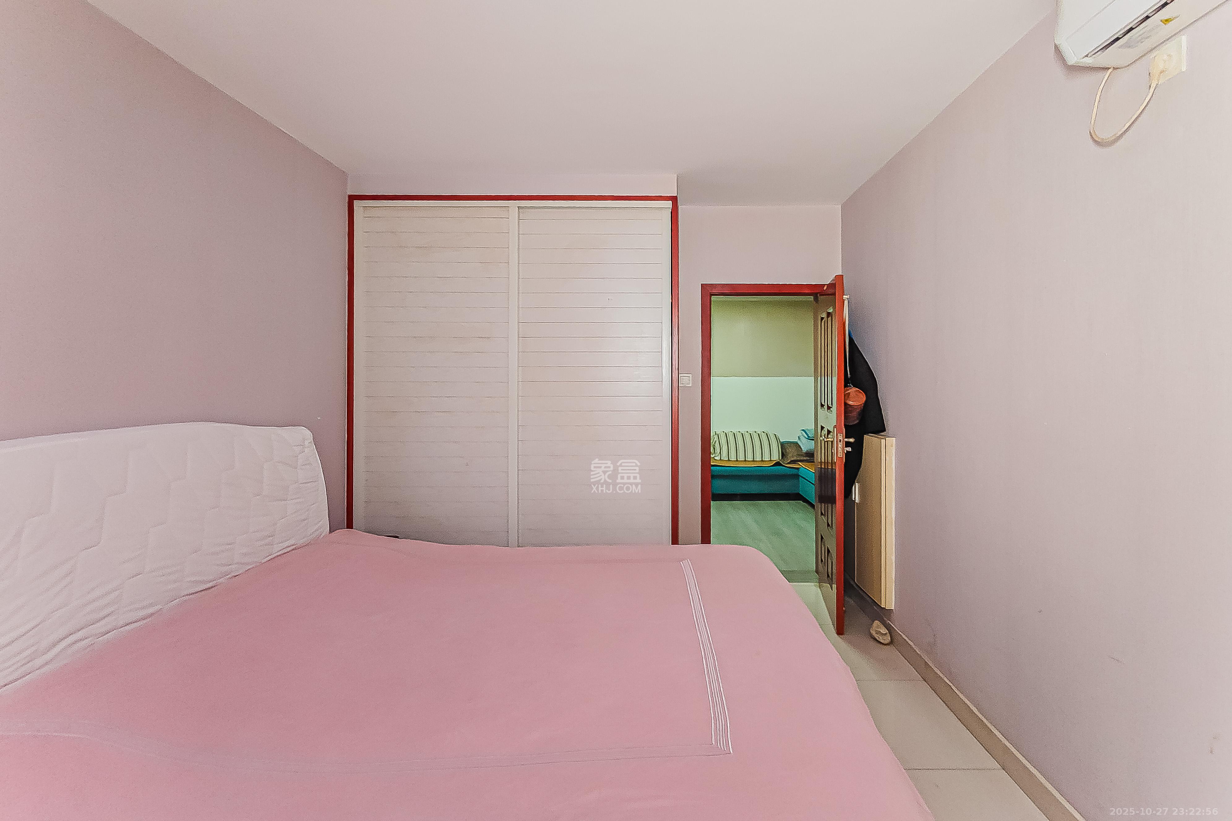 开发公司宿舍  1室1厅1卫    55.0万 开发公司宿舍  1室1厅1卫    55.0万卧室