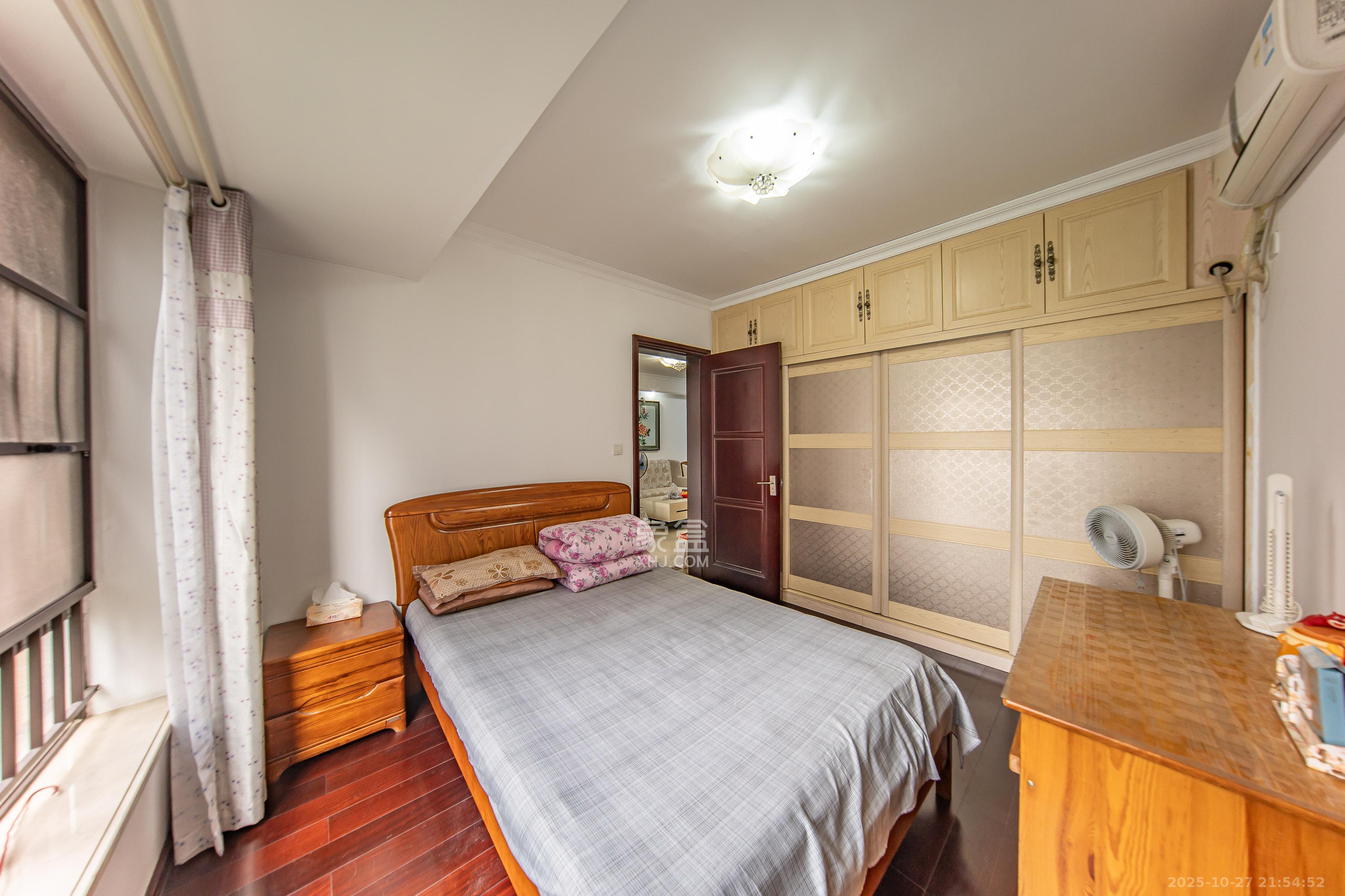 中海国际一期 3室2厅1卫 62.8万 中海国际一期 3室2厅1卫 62.8万卧室