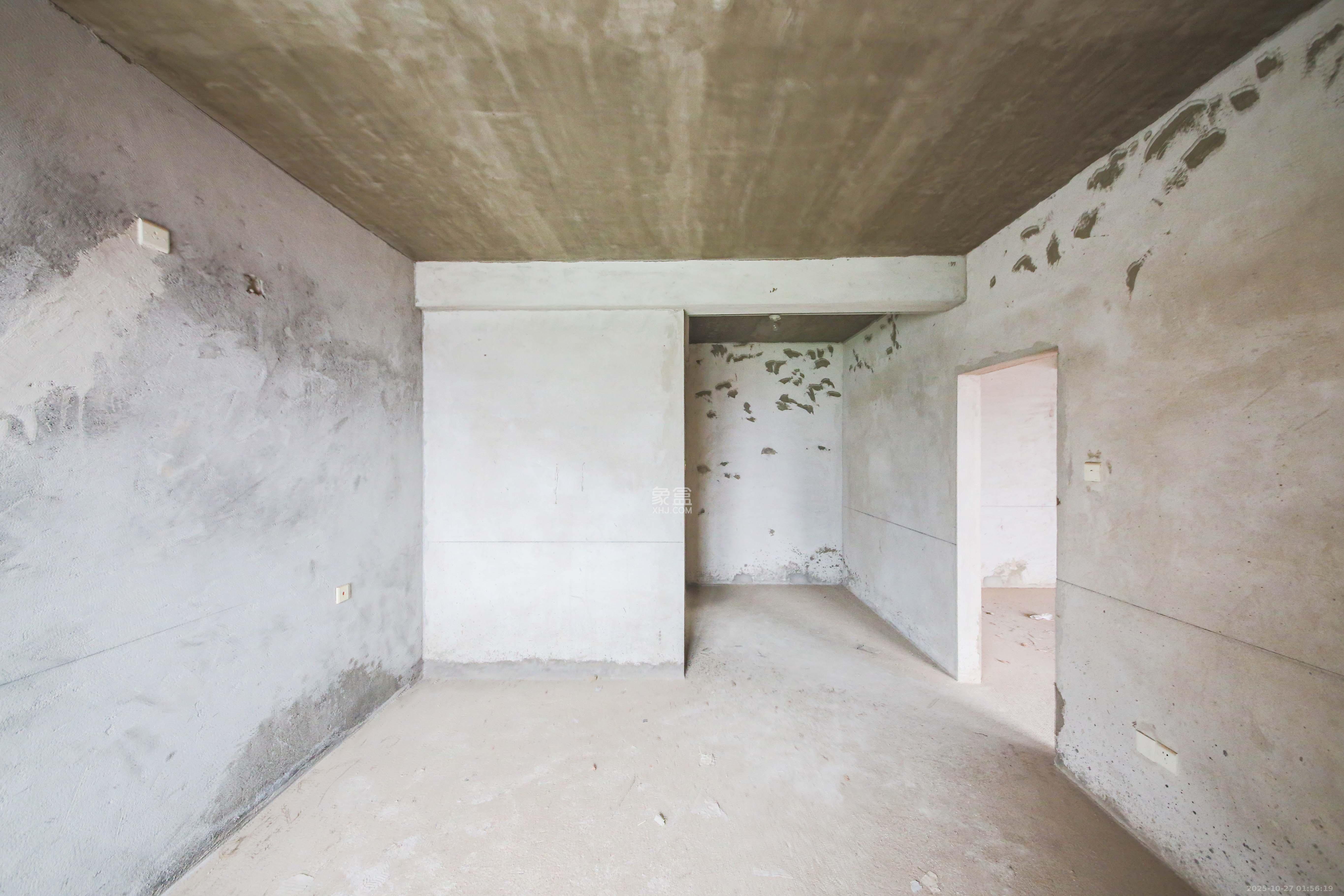 湘府名邸（同力家园）  3室2厅2卫    80.0万卧室