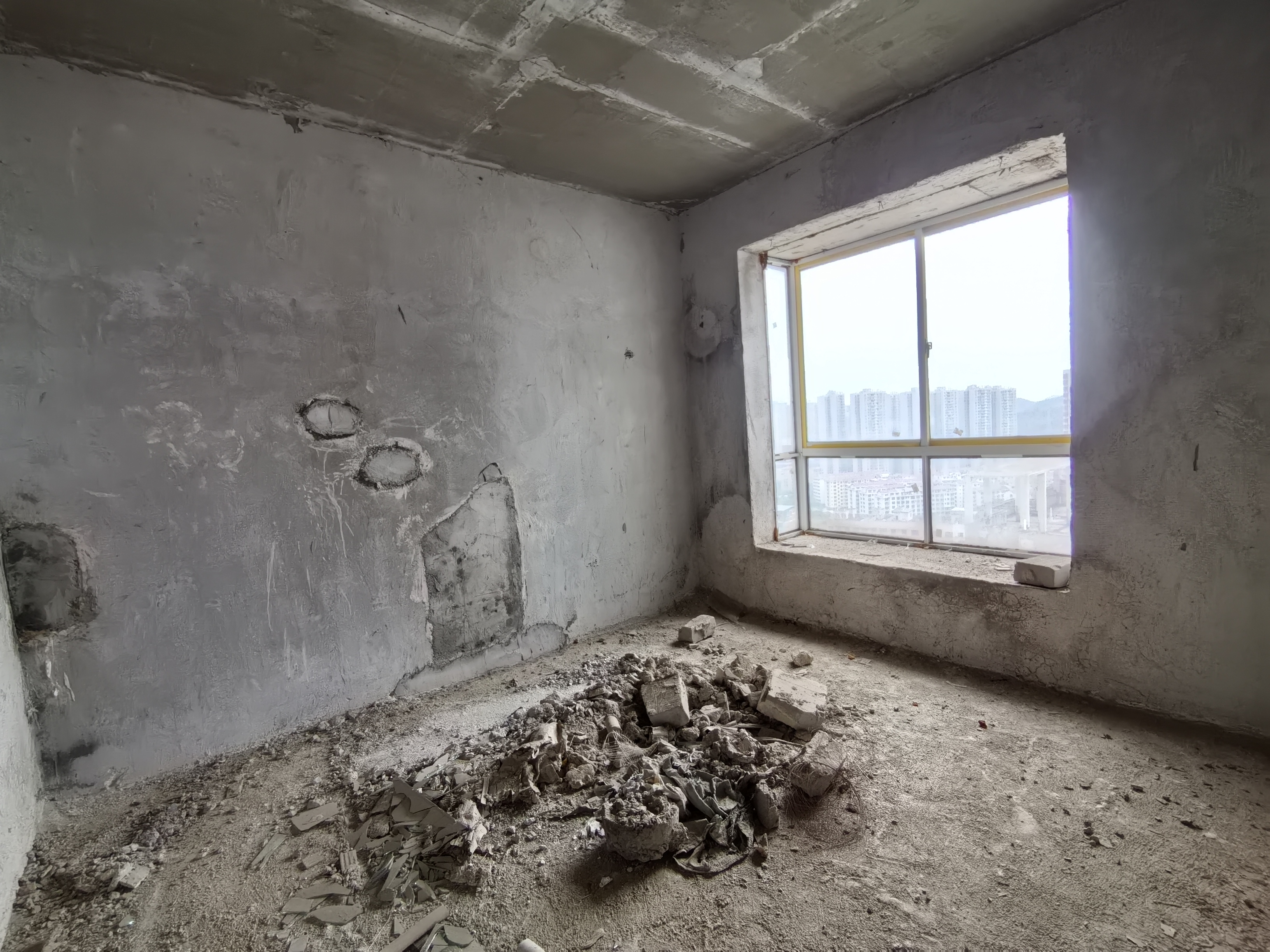 龙凤东宫  5室2厅2卫    69.8万卧室