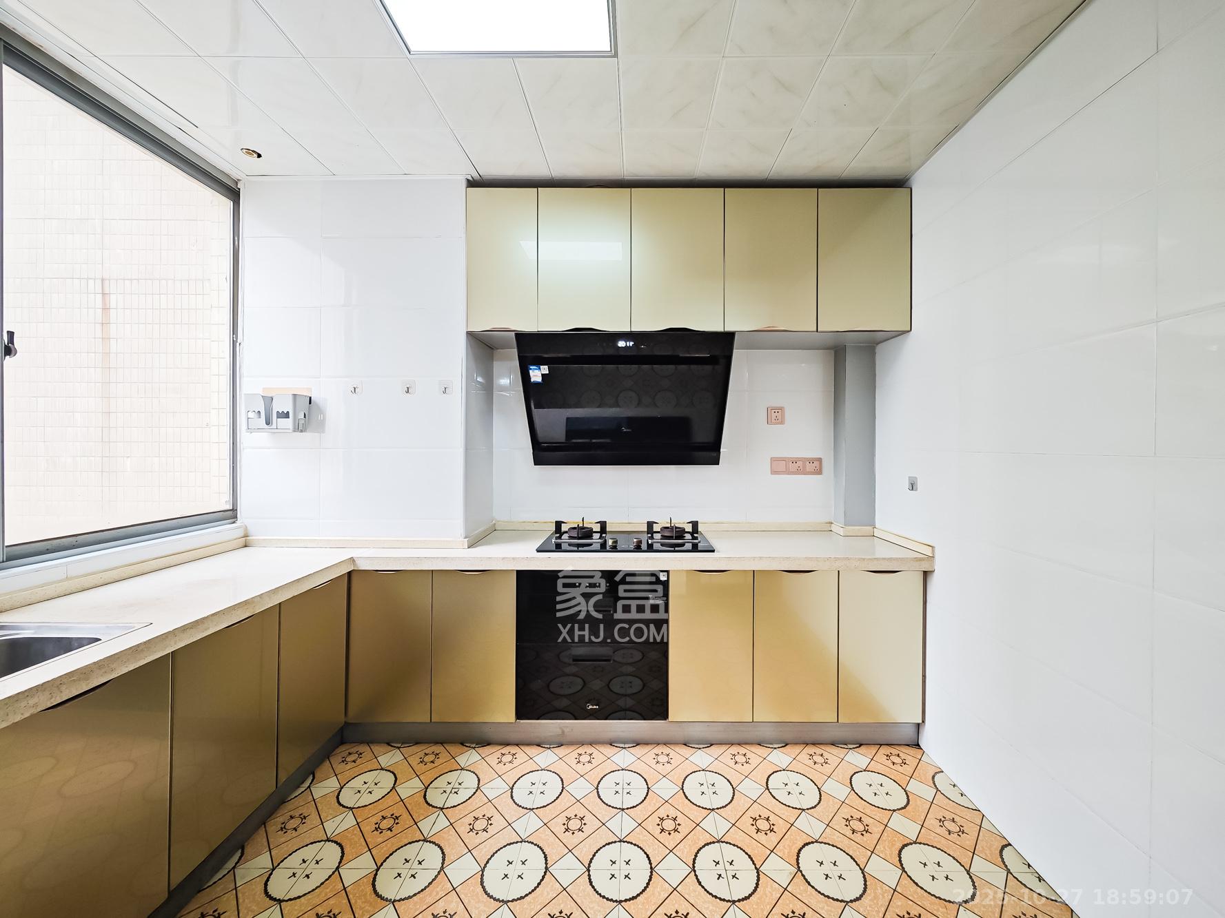 钱隆世家  3室2厅2卫    92.8万 钱隆世家  3室2厅2卫    92.8万厨房