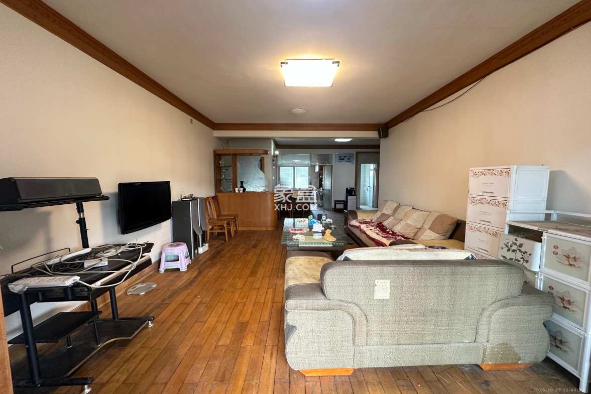 长沙理工大学东院西院 3室2厅2卫 2000.0元/月 长沙理工大学东院西院 3室2厅2卫 2000.0元/月室内图