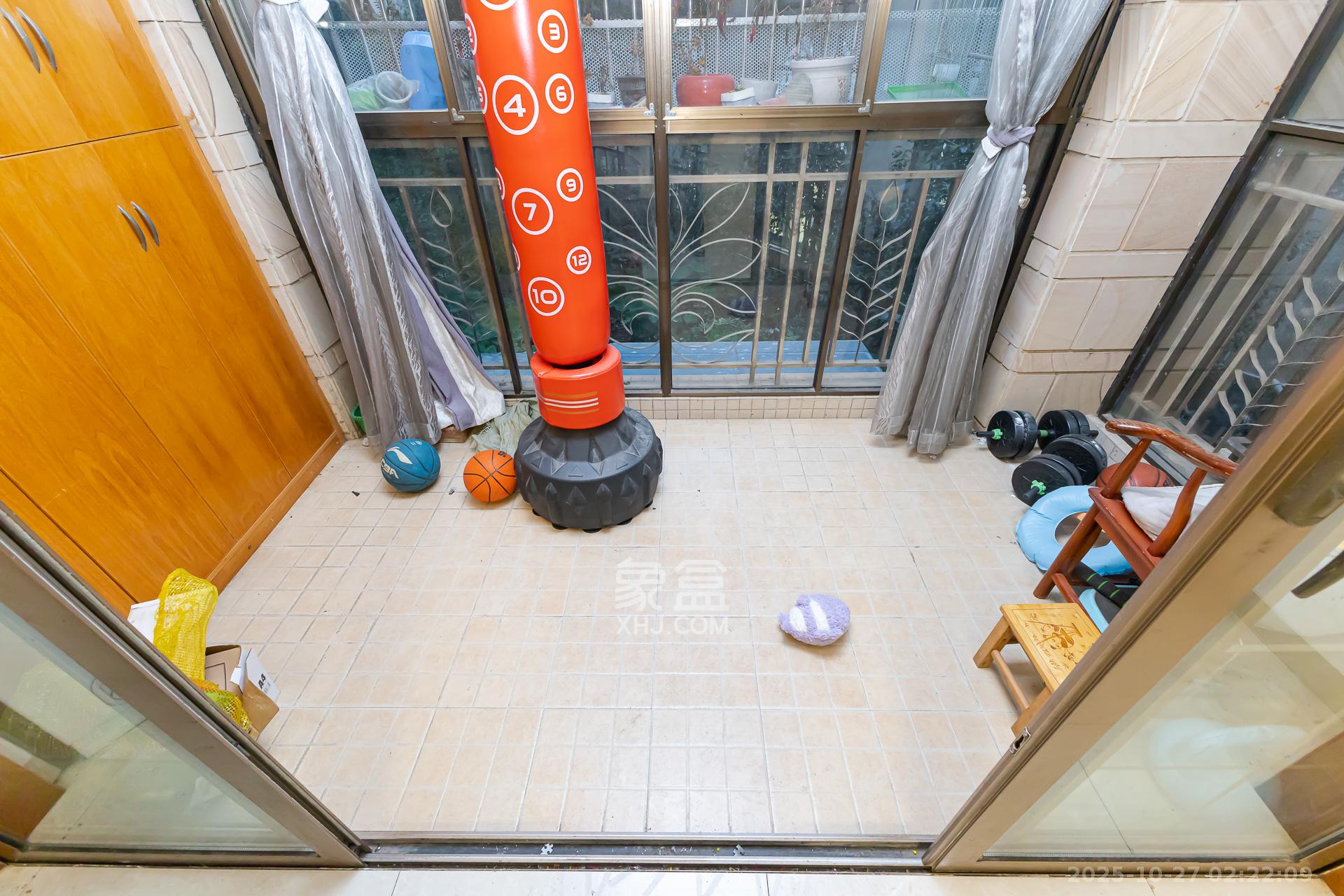 长沙玫瑰园  1室2厅2卫    65.0万阳台