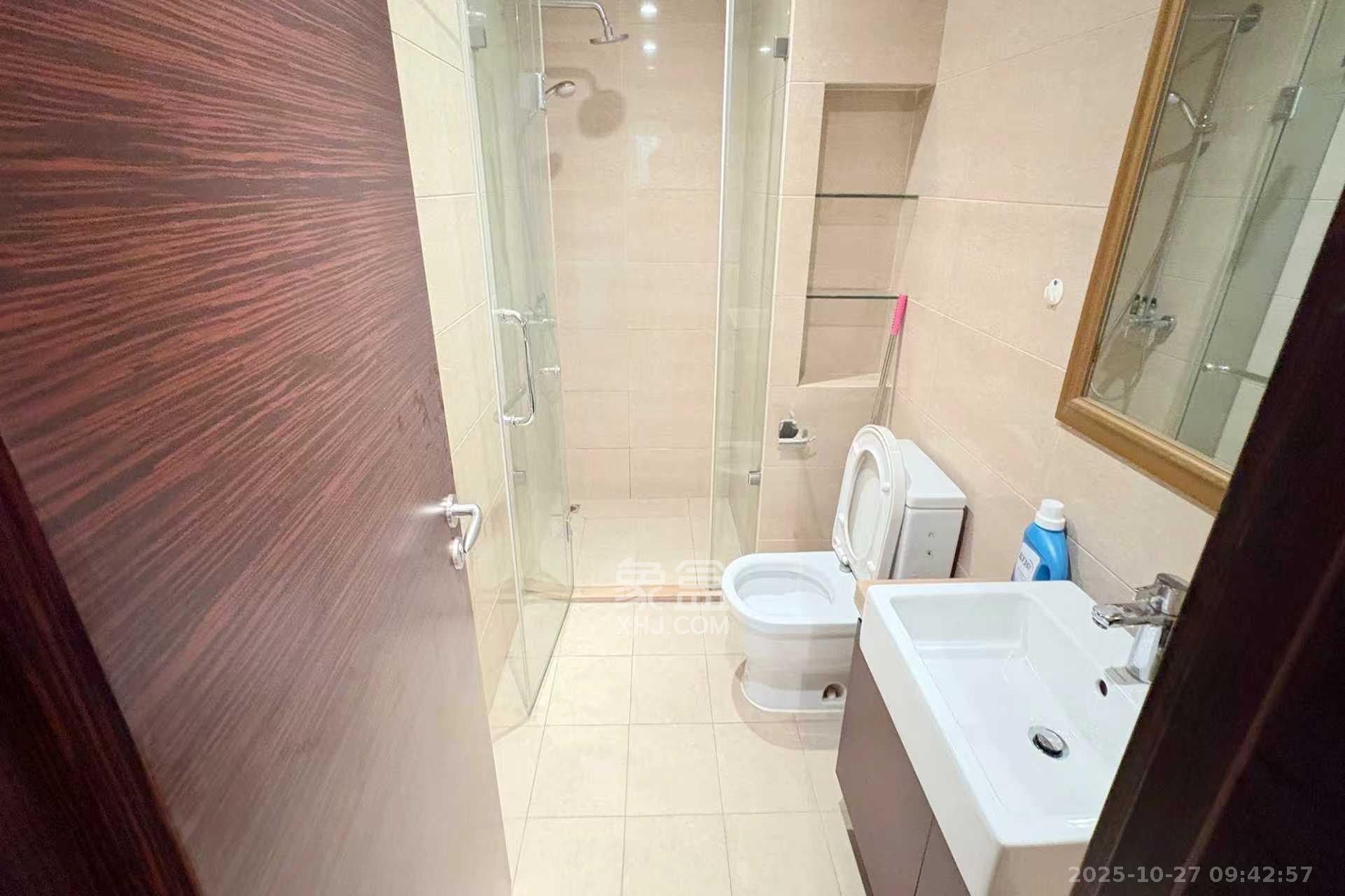 华远华中心  1室2厅1卫    9000.0元/月室内图