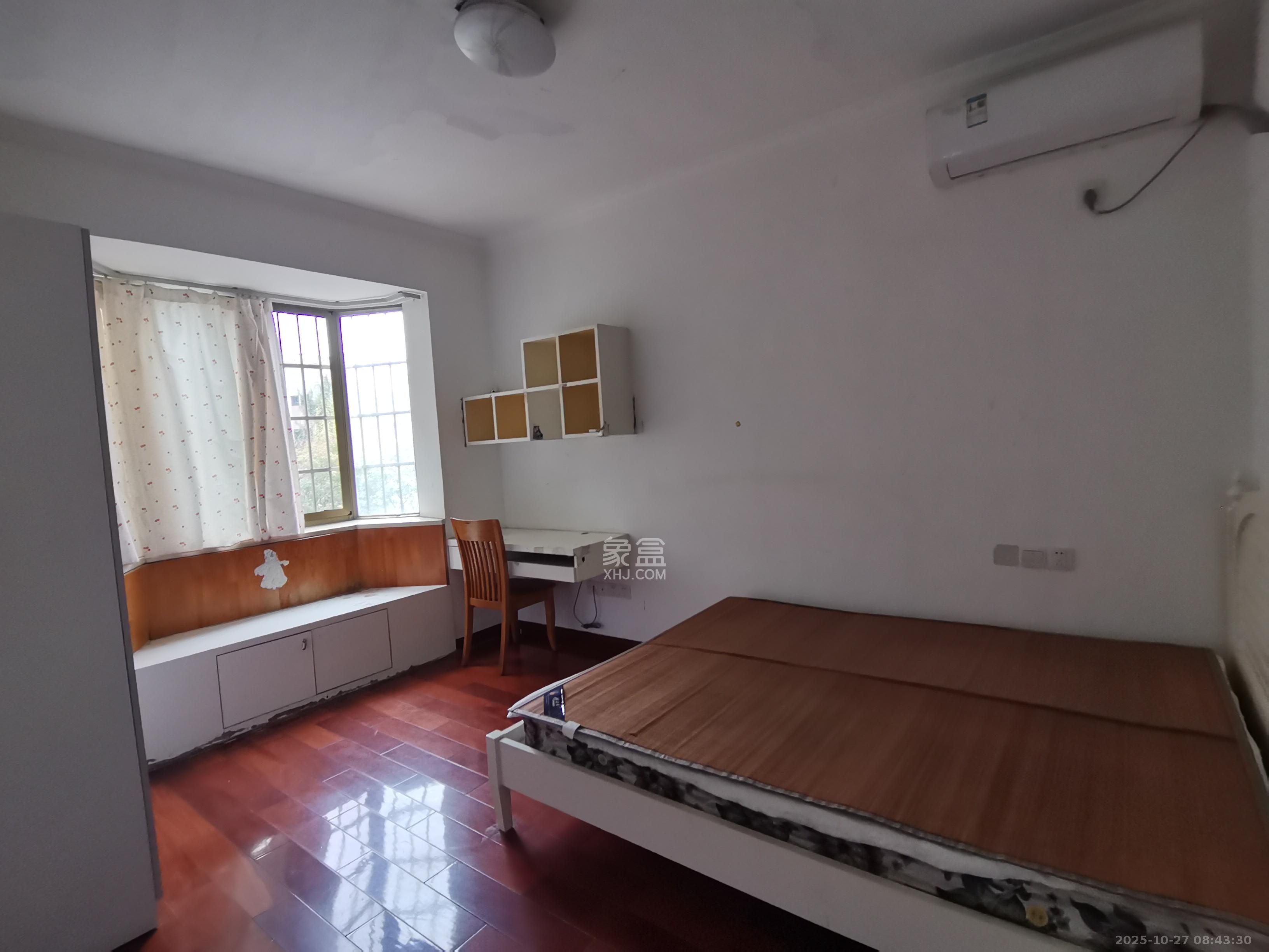 层上观邸  3室2厅1卫    2100.0元/月室内图