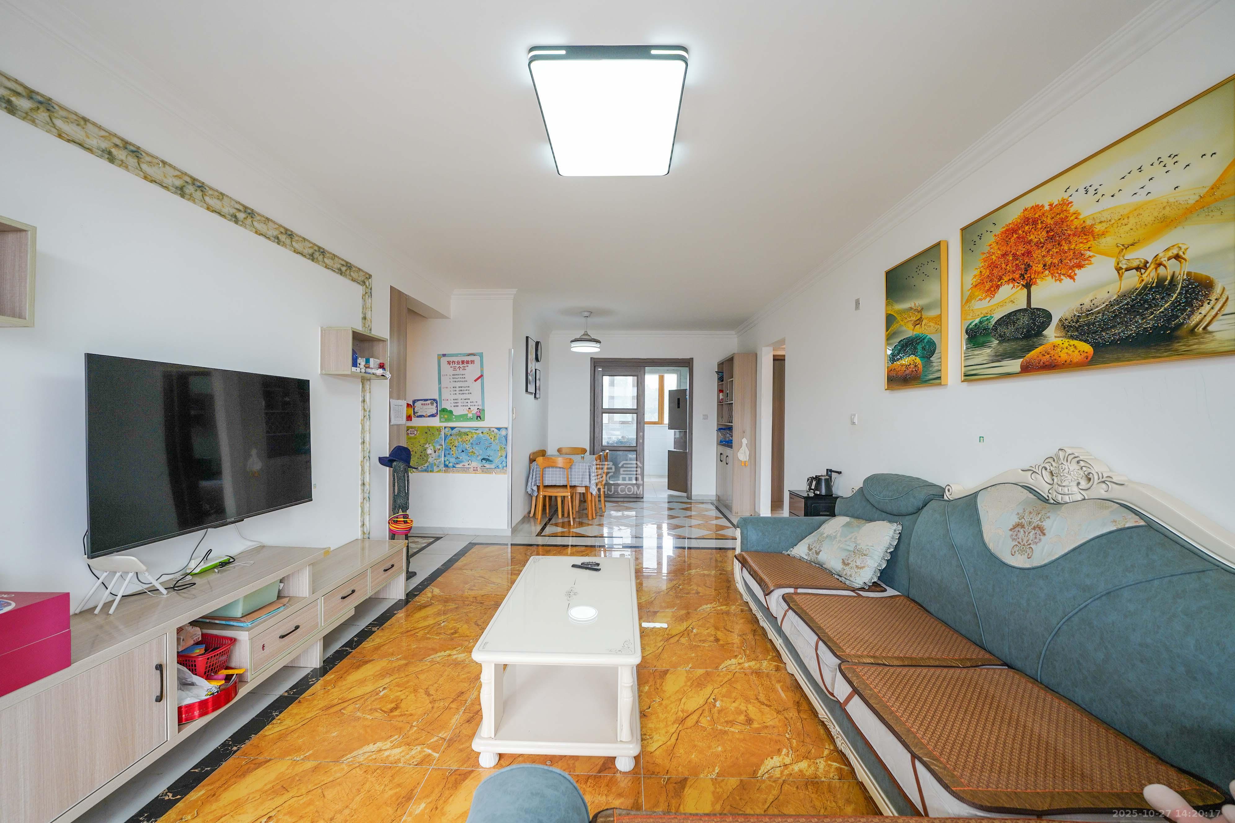 碧桂园公园壹号(凯怡茗苑)  3室2厅2卫    82.0万 碧桂园公园壹号(凯怡茗苑)  3室2厅2卫    82.0万客厅