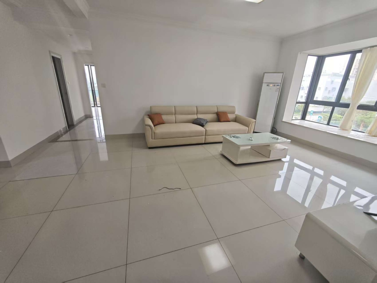 环强御景湾  3室2厅2卫    3200.0元/月户型图