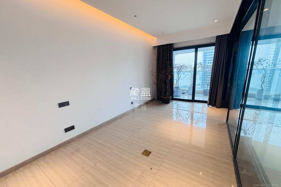 珠江颐德公馆 4室2厅3卫 8500.0元/月 珠江颐德公馆 4室2厅3卫 8500.0元/月室内图