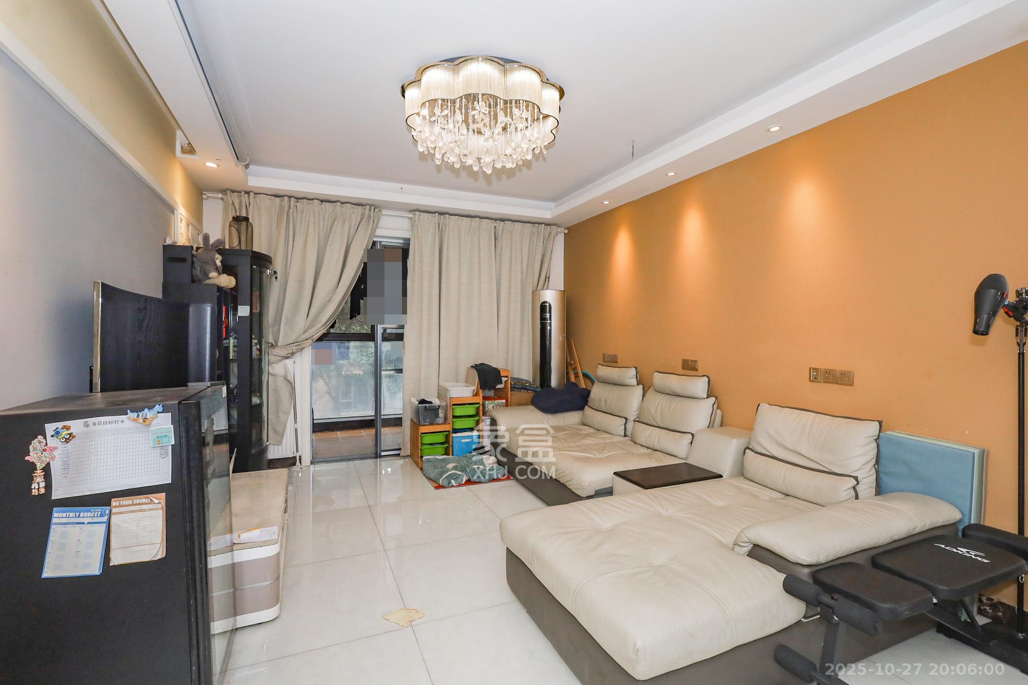 钰龙天下一期  3室2厅2卫    350.0万 钰龙天下一期  3室2厅2卫    350.0万客厅