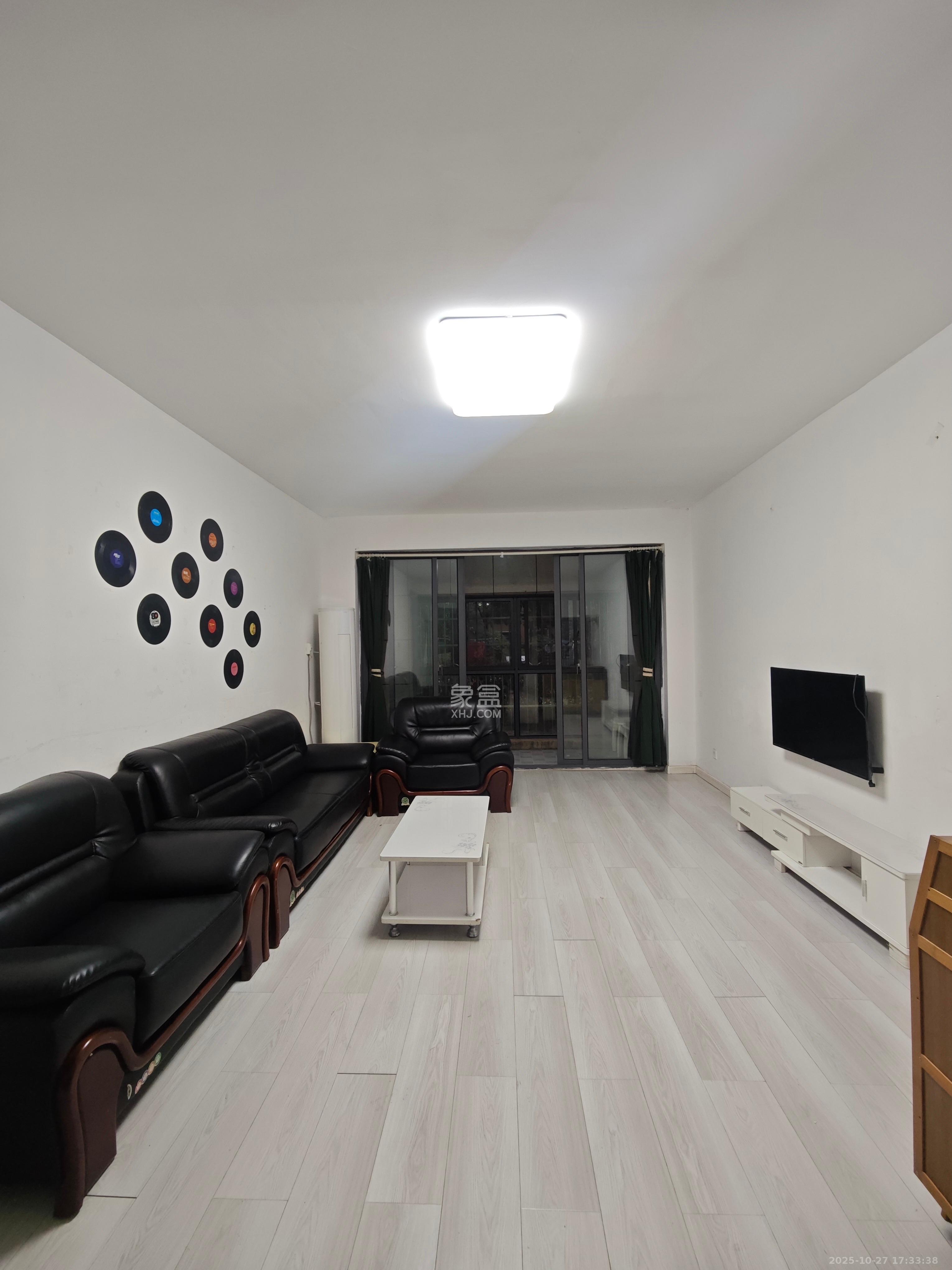 中城丽景香山园 2室2厅1卫 2200.0元/月 中城丽景香山园 2室2厅1卫 2200.0元/月室内图