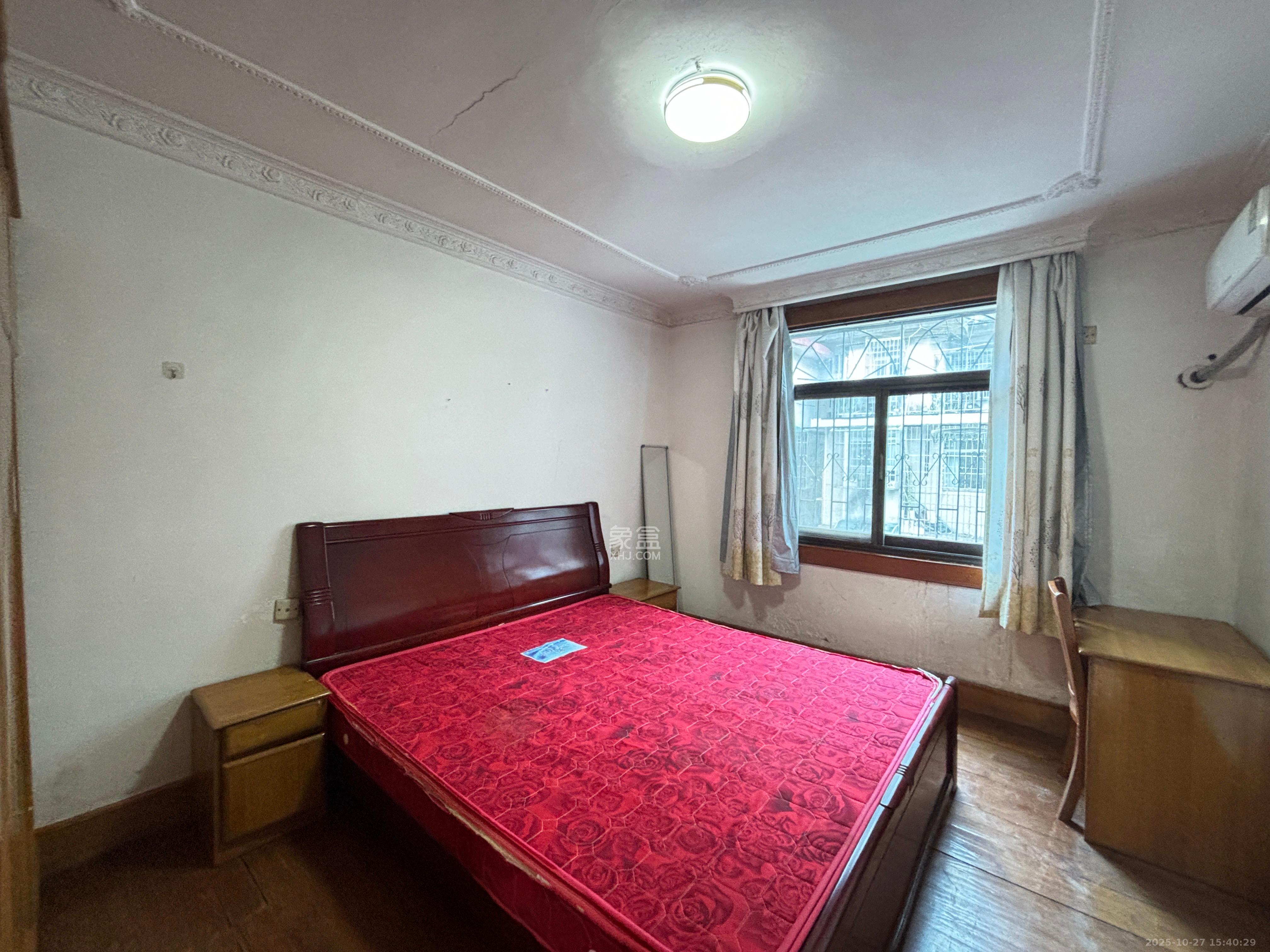 友谊路电视机厂宿舍 3室2厅1卫 1300.0元/月 友谊路电视机厂宿舍 3室2厅1卫 1300.0元/月室内图