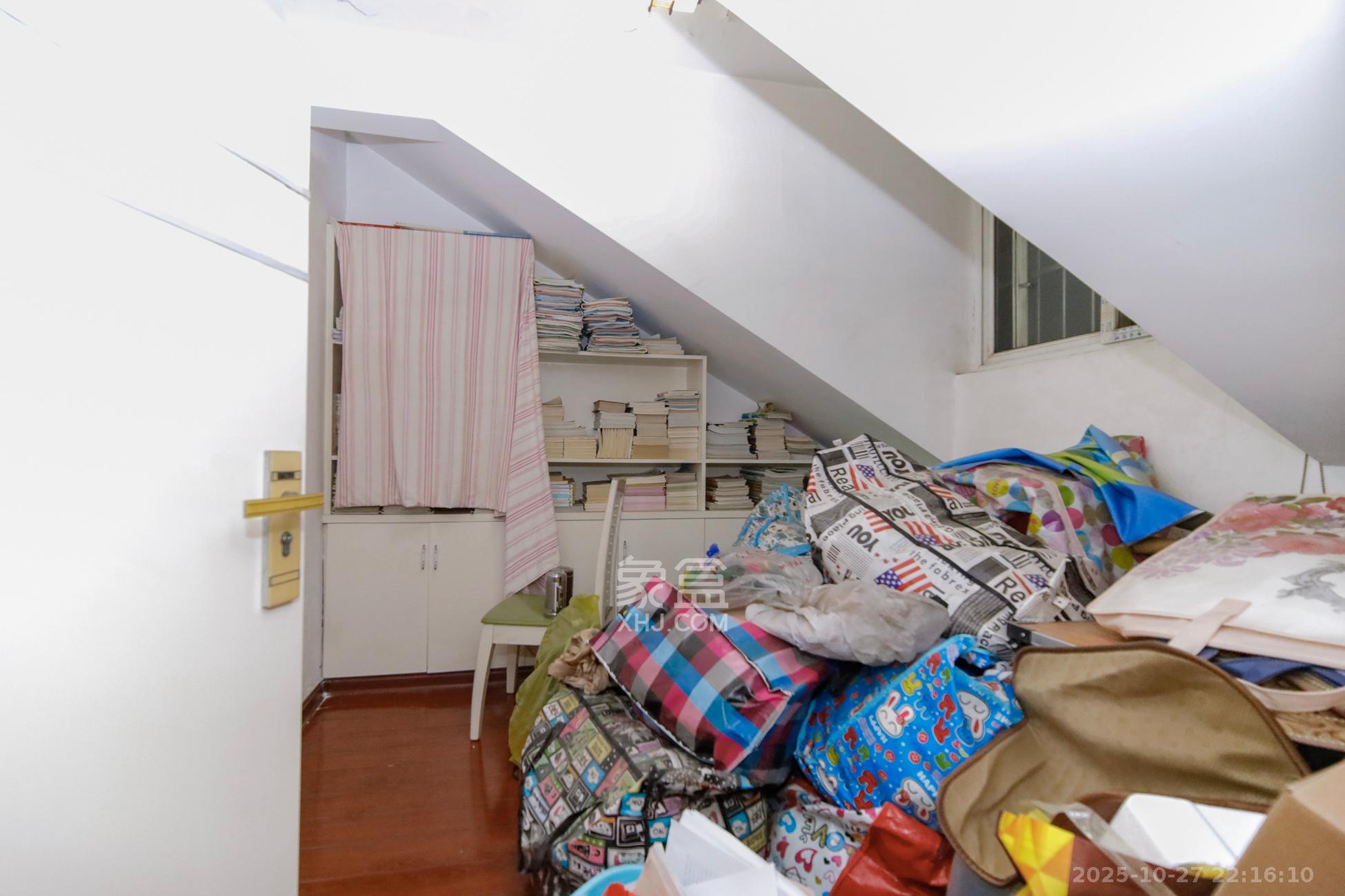 恒盛佳苑  3室2厅1卫    43.0万卧室