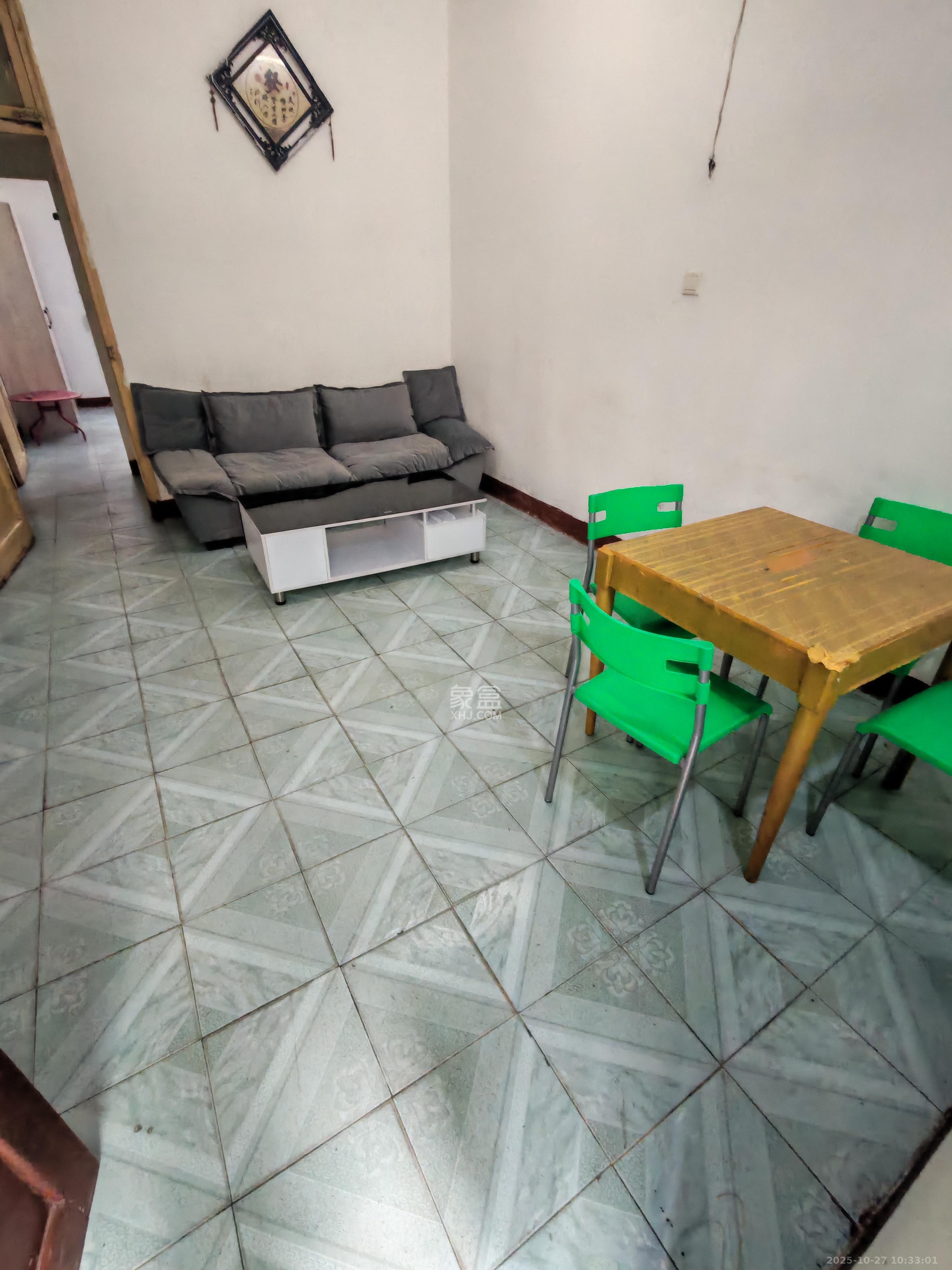 印染厂宿舍  2室1厅1卫    1400.0元/月 印染厂宿舍  2室1厅1卫    1400.0元/月