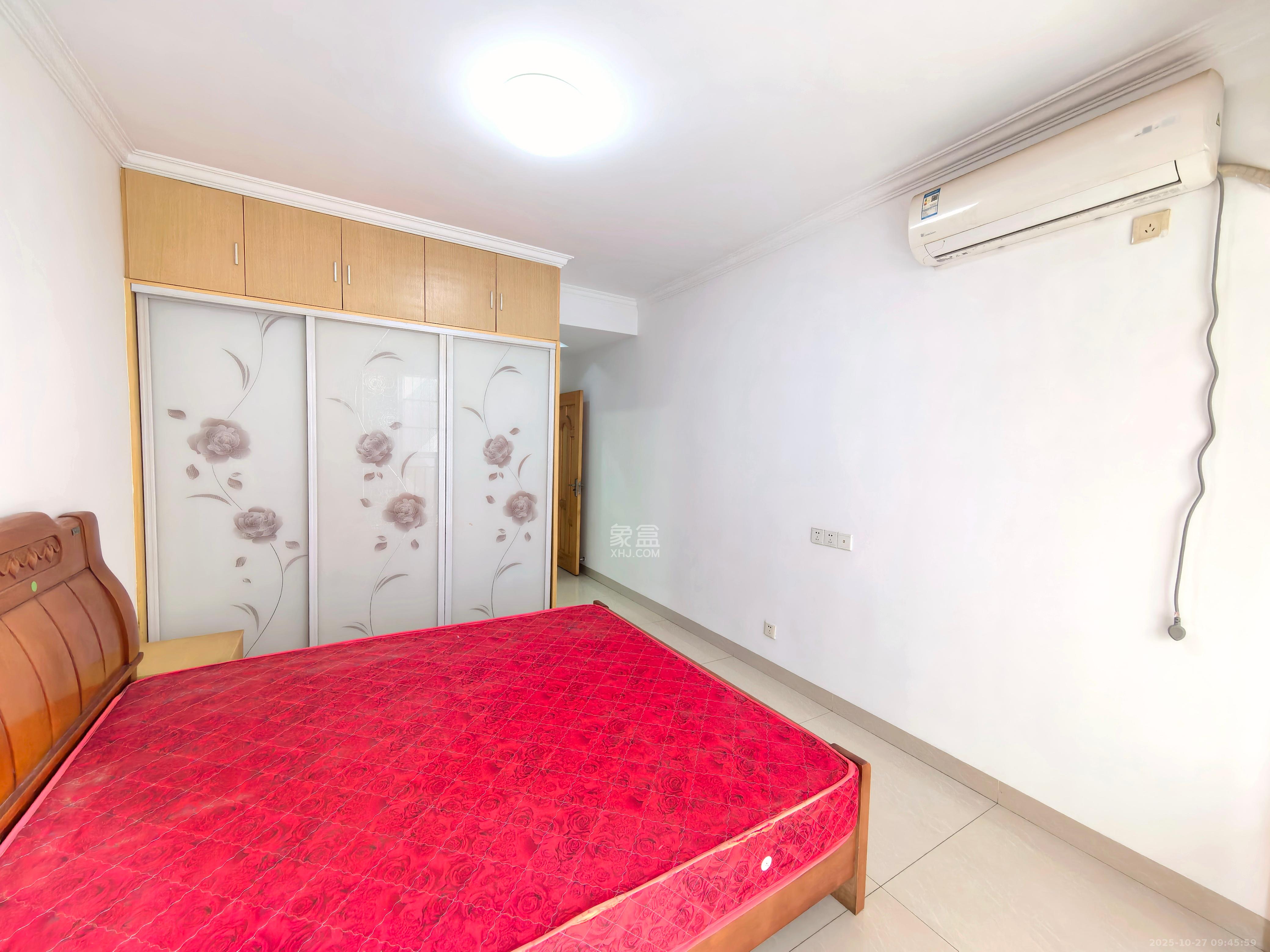 福满新城(新天安置小区) 3室2厅2卫 1700.0元/月 福满新城(新天安置小区) 3室2厅2卫 1700.0元/月室内图