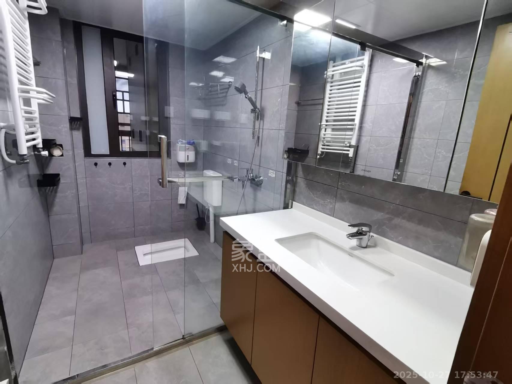 润和滨江府  4室2厅2卫    3300.0元/月室内图