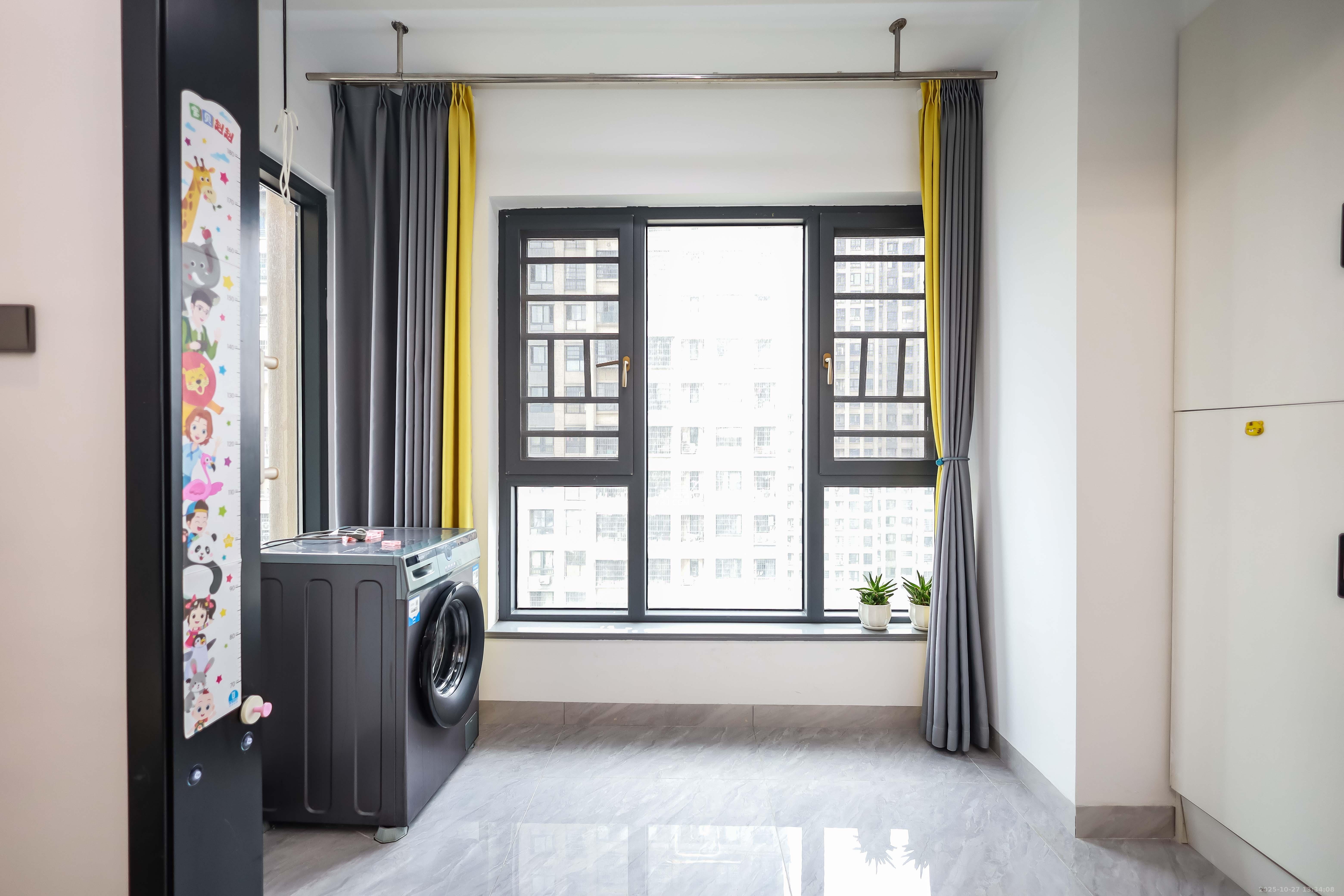 天麓尚层  3室2厅1卫    75.0万阳台