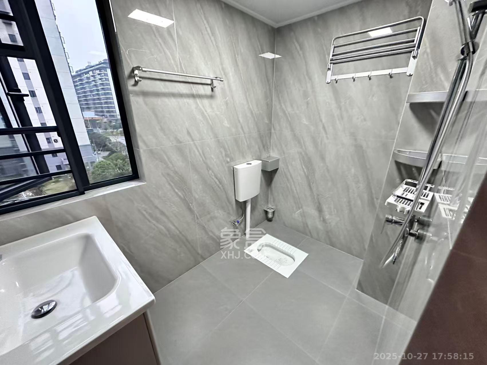 惟智园安置小区  4室2厅2卫    2800.0元/月 惟智园安置小区  4室2厅2卫    2800.0元/月室内图