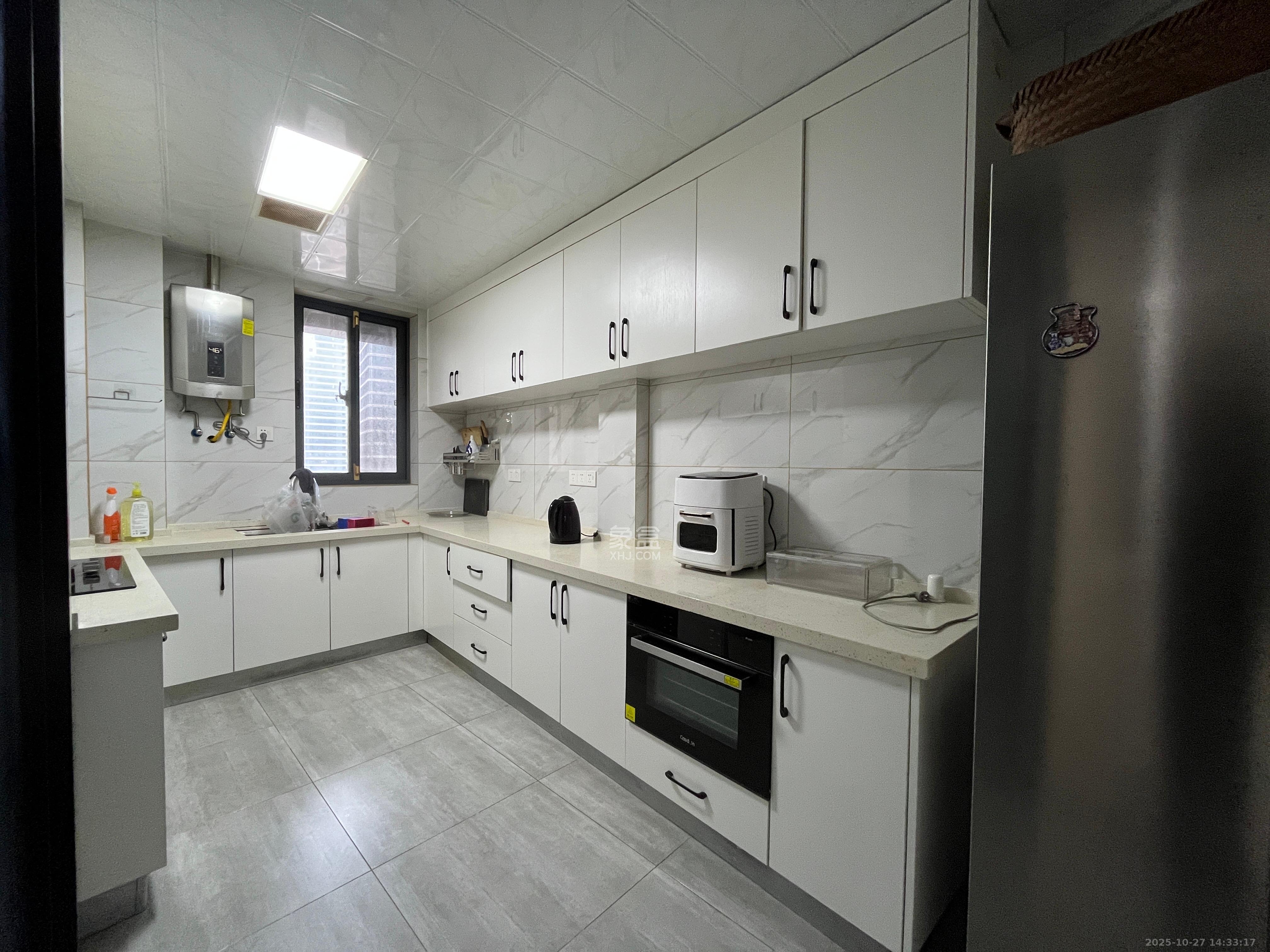 北辰定江洋  3室2厅2卫    8000.0元/月 北辰定江洋  3室2厅2卫    8000.0元/月室内图