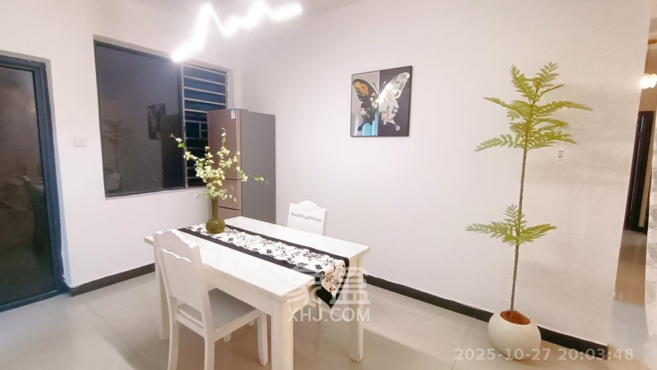 融圣国际  4室2厅2卫    4200.0元/月室内图