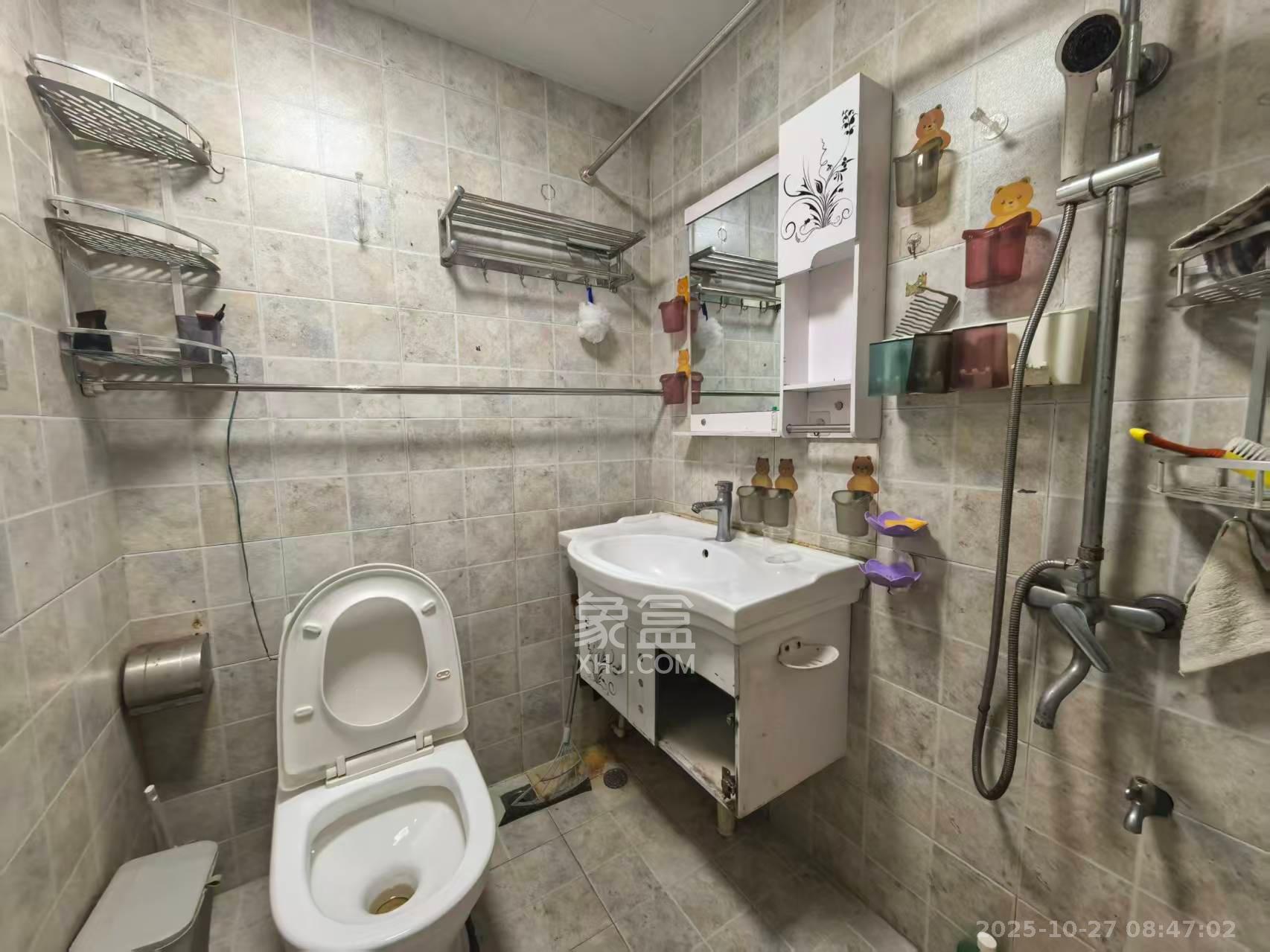 怡海星城  1室1厅1卫    1100.0元/月 怡海星城  1室1厅1卫    1100.0元/月室内图