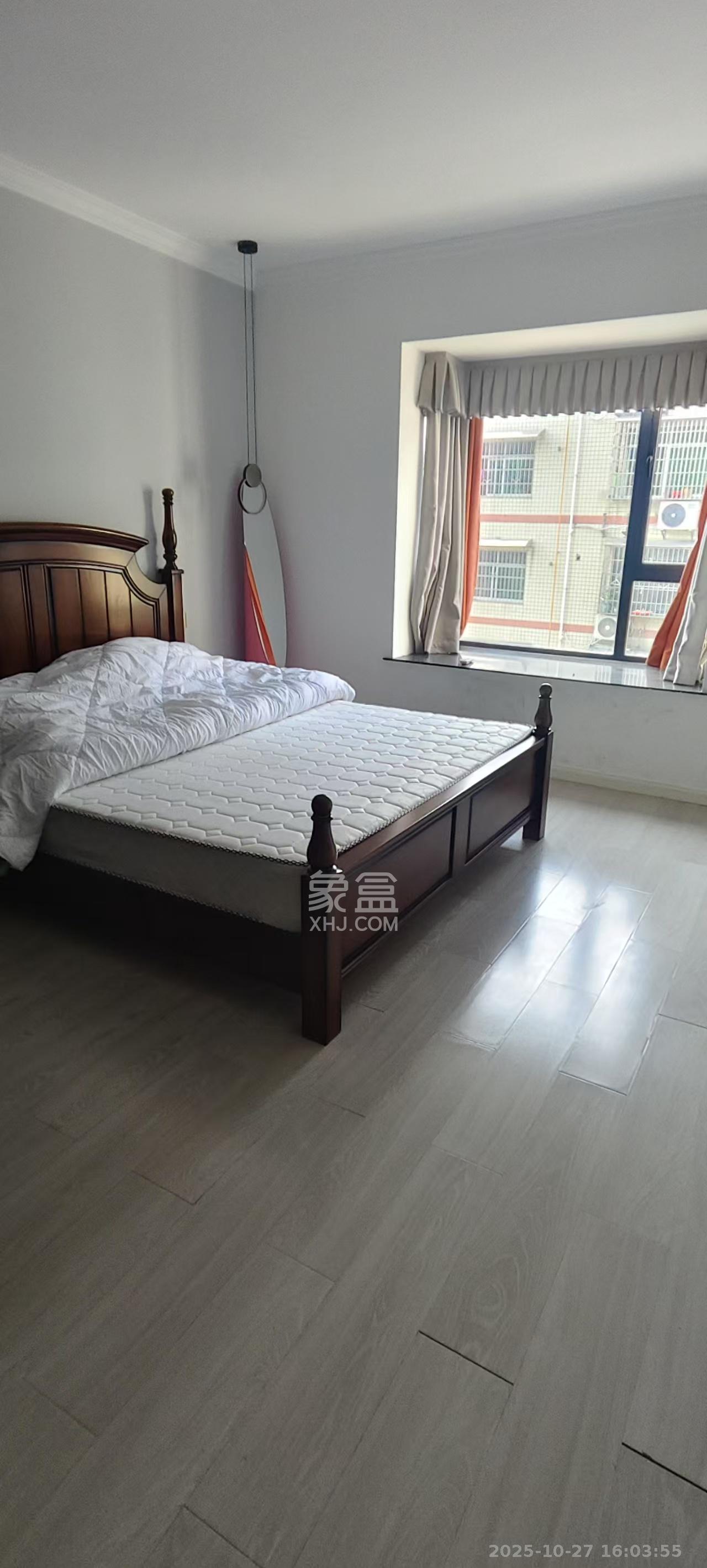 银晟花园  3室2厅2卫    2400.0元/月 银晟花园  3室2厅2卫    2400.0元/月室内图